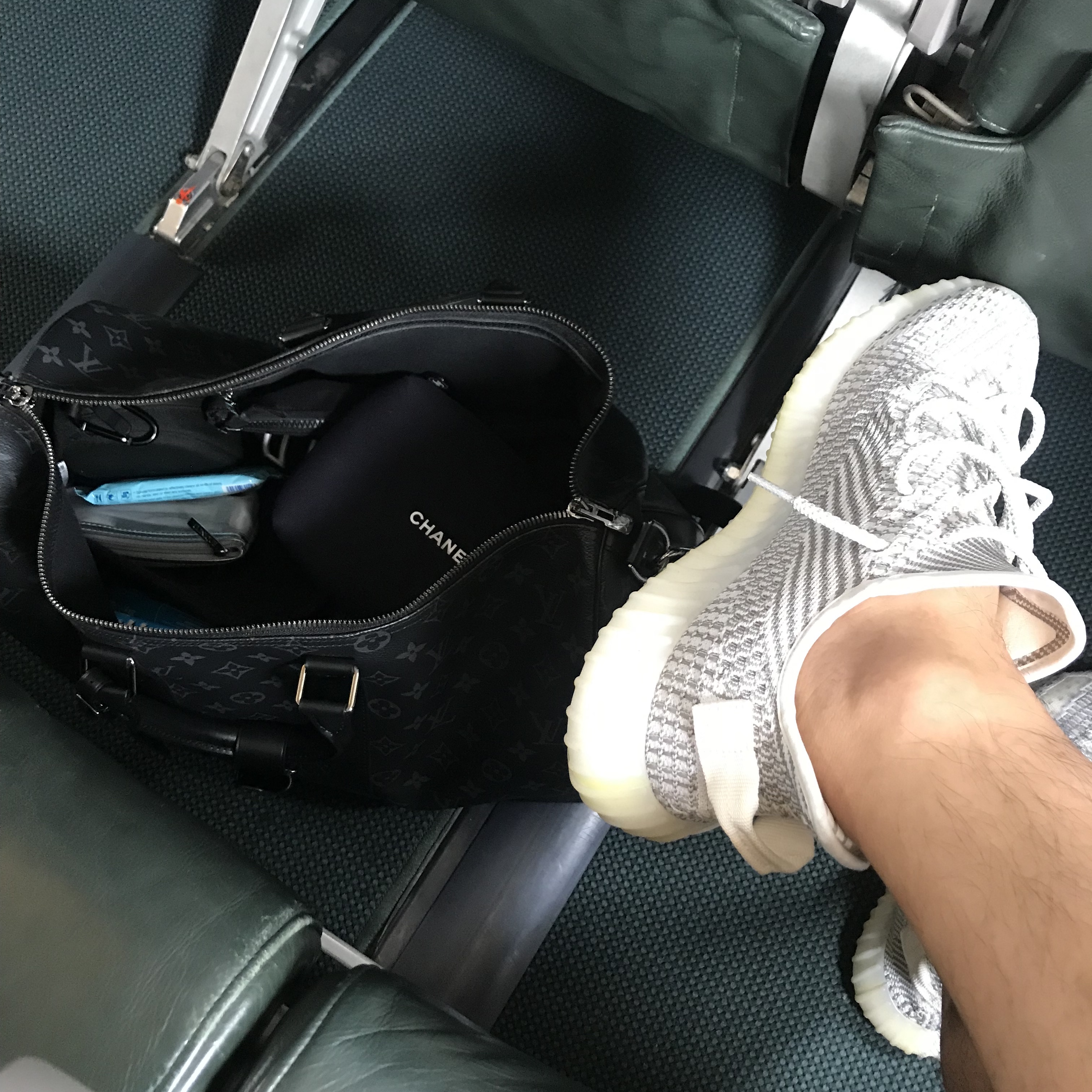 Adidas Yeezy Boost 350 V2 Static - Non-Reflective 2018, Adidas Yeezy Boost 350 V2 Sesame 2018 착용 스타일 - 2