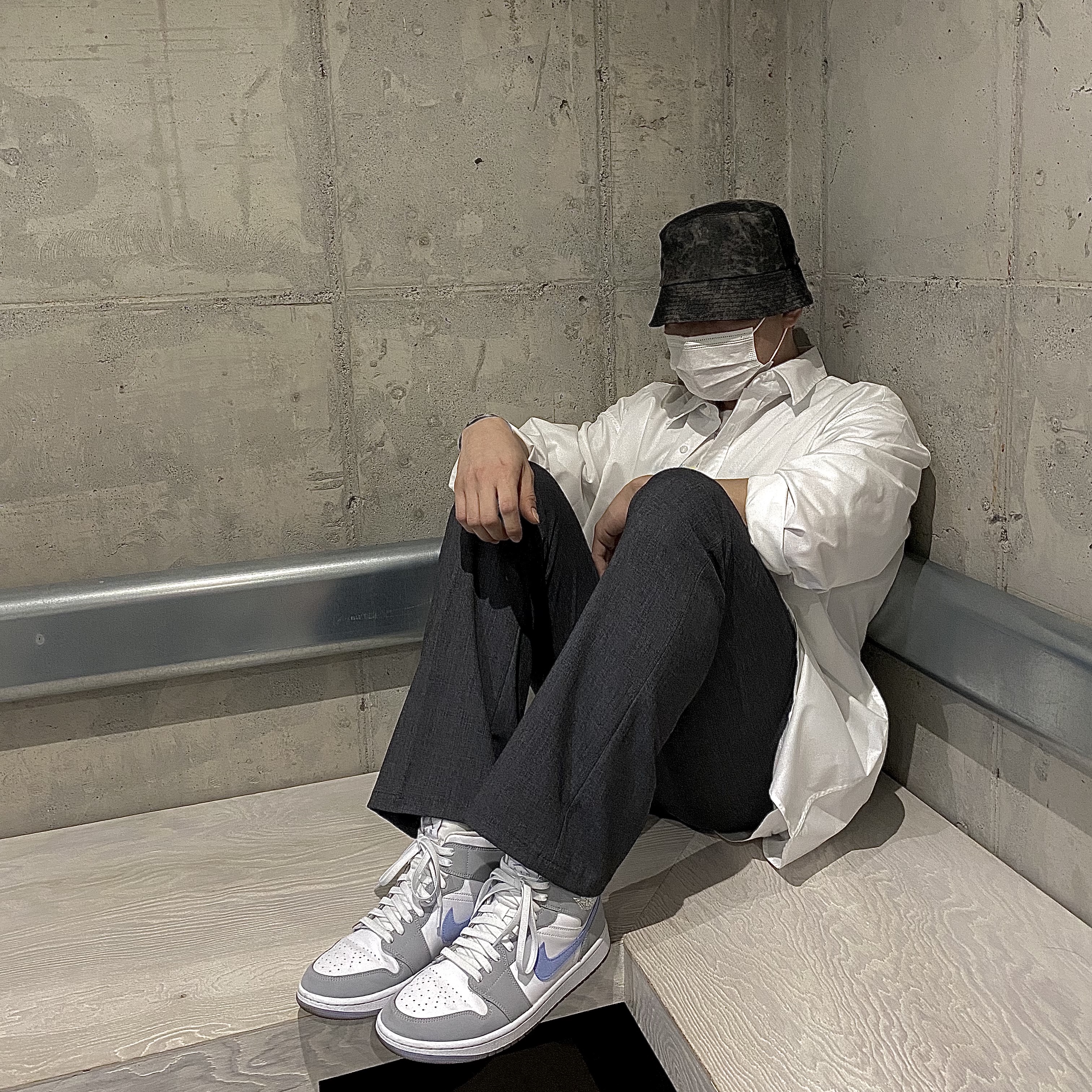 (W) Jordan 1 Mid Wolf Grey 착용 스타일 - 2