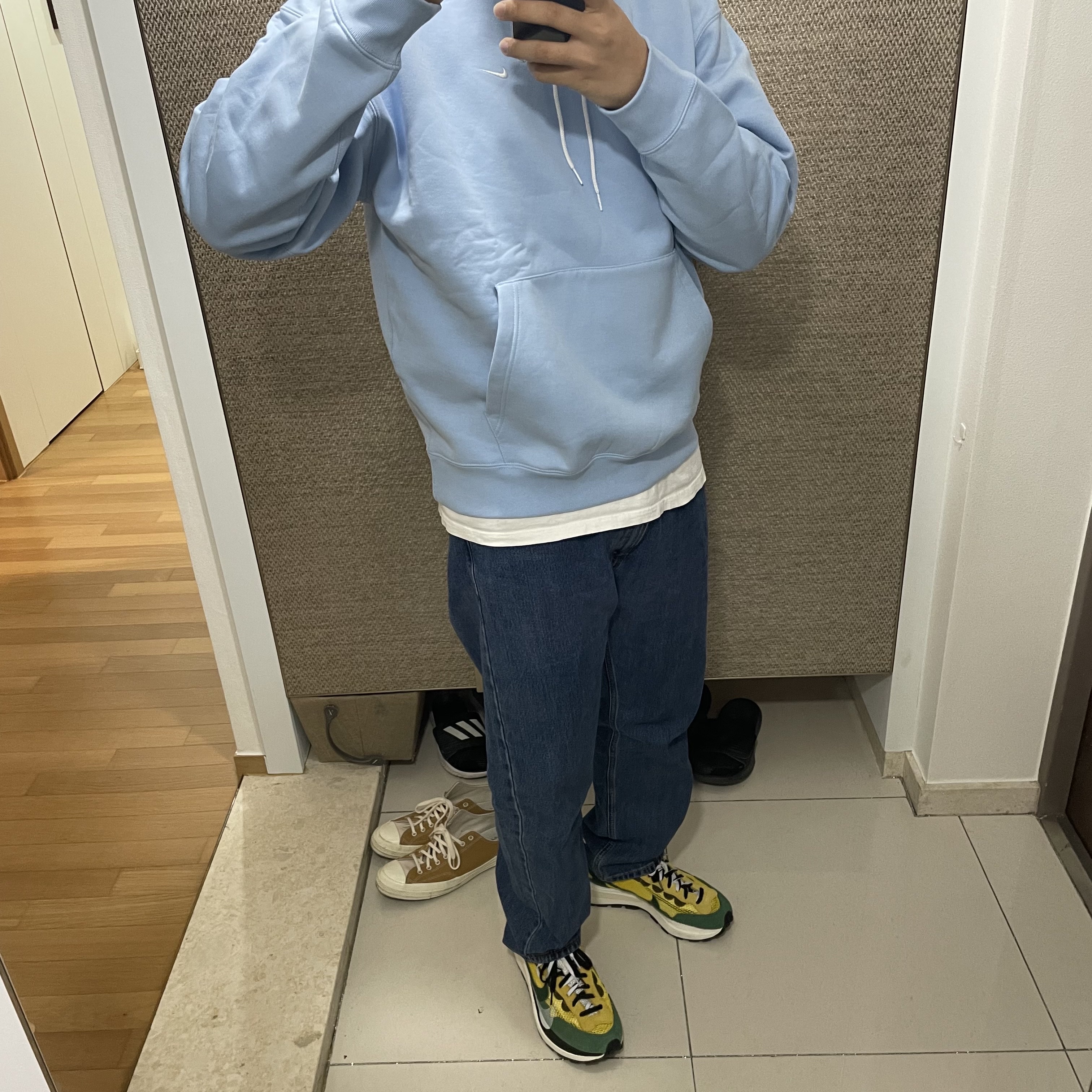 Nike NRG Solo Swoosh Fleece Hoodie Psychic Blue - US/EU, Nike x Sacai VaporWaffle Tour Yellow & Gorge Green Sail 착용 스타일