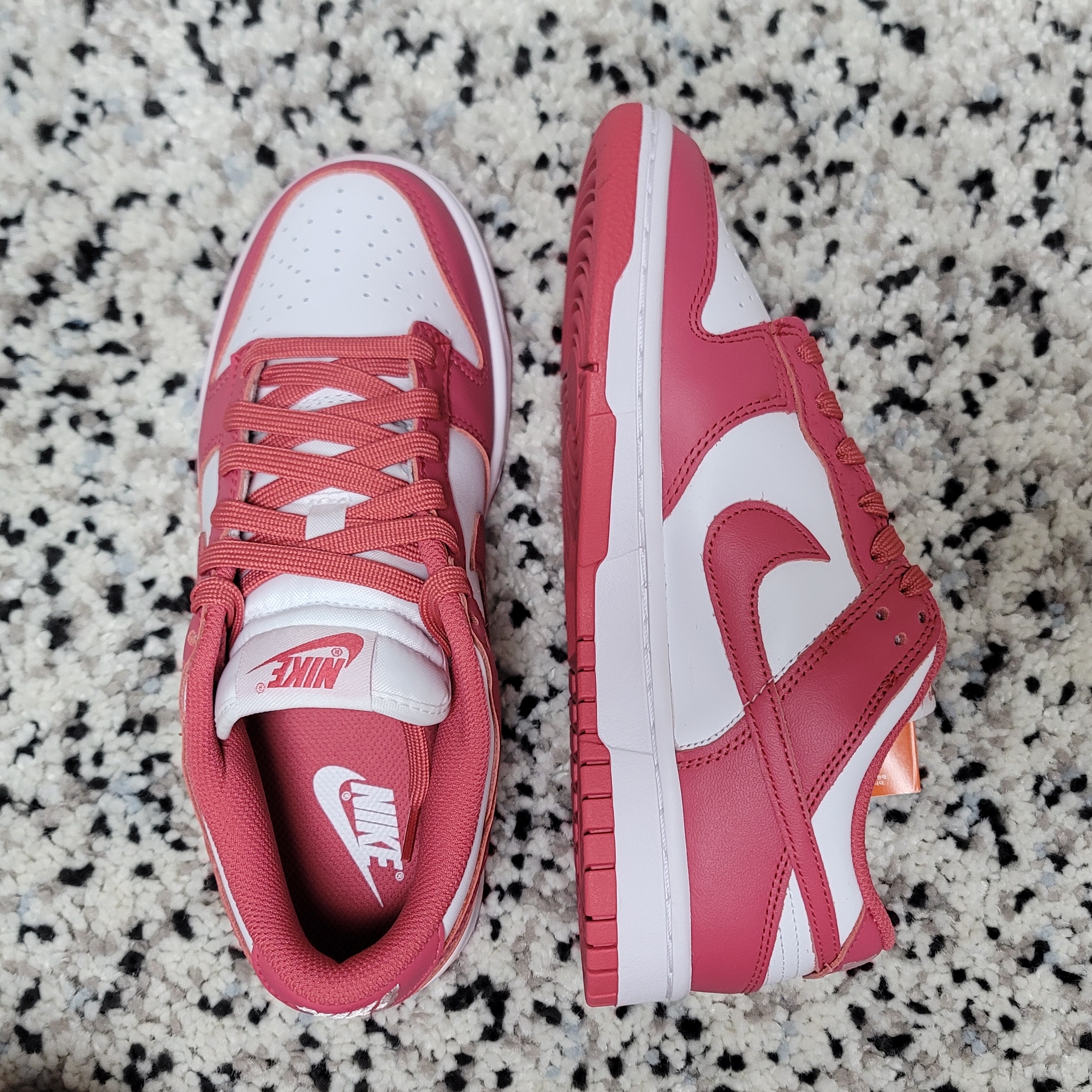 (W) Nike Dunk Low Archeo Pink 착용 스타일 - 2