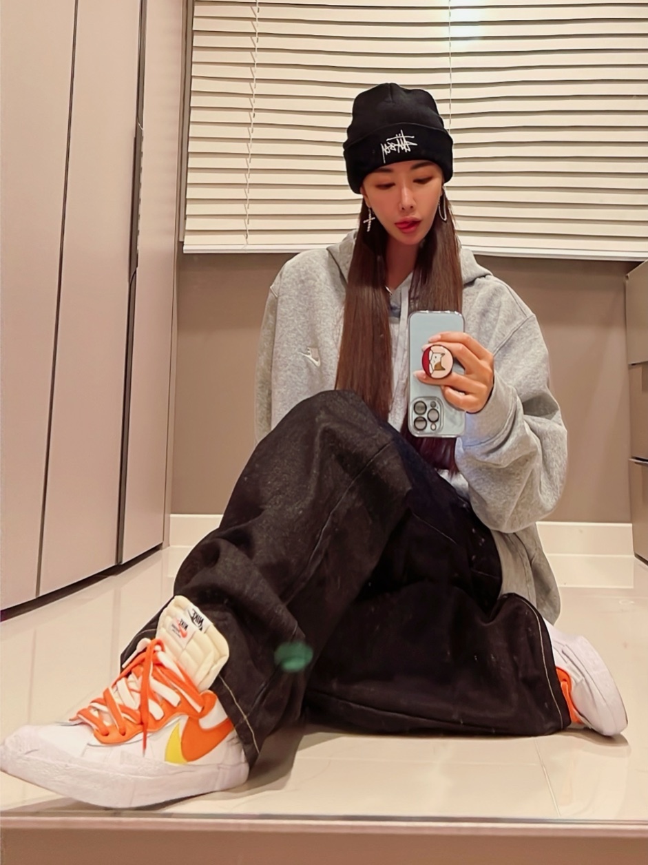Nike x Sacai Blazer Low Magma Orange, Nike x Stussy Cuff Beanie Black 착용 스타일