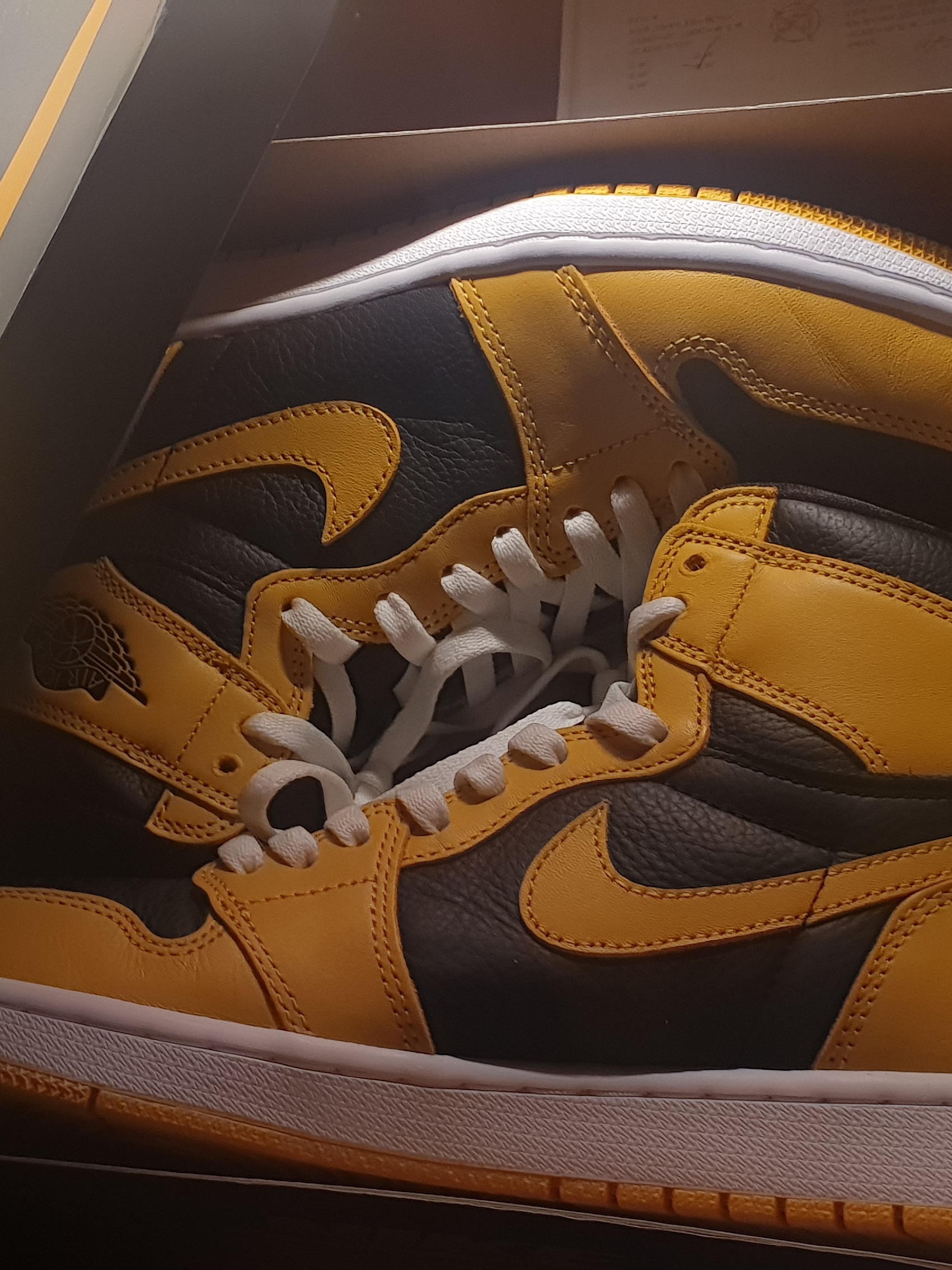 Jordan 1 Retro High OG Pollen 착용 스타일 - 3