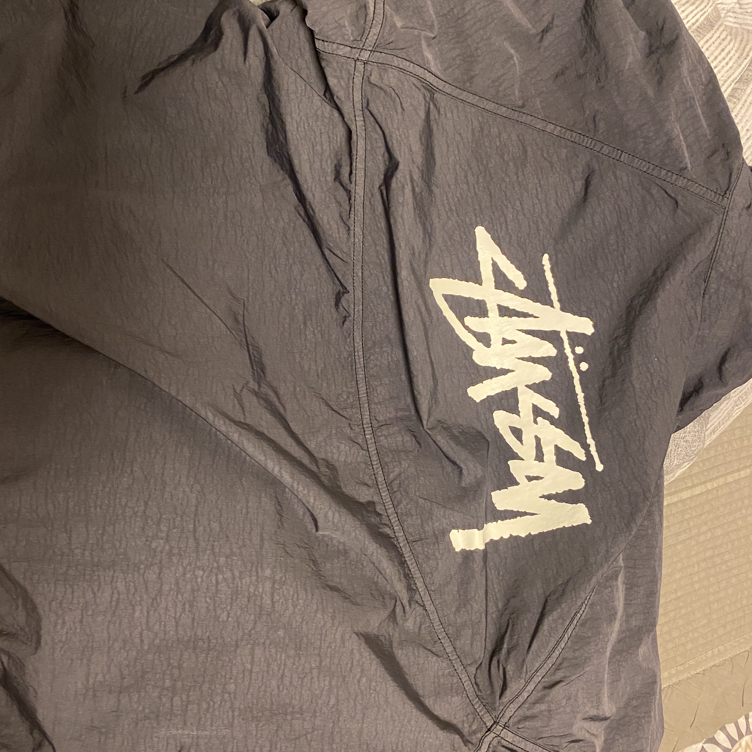 Nike x Stussy Windrunner Jacket Off Noir 착용 스타일