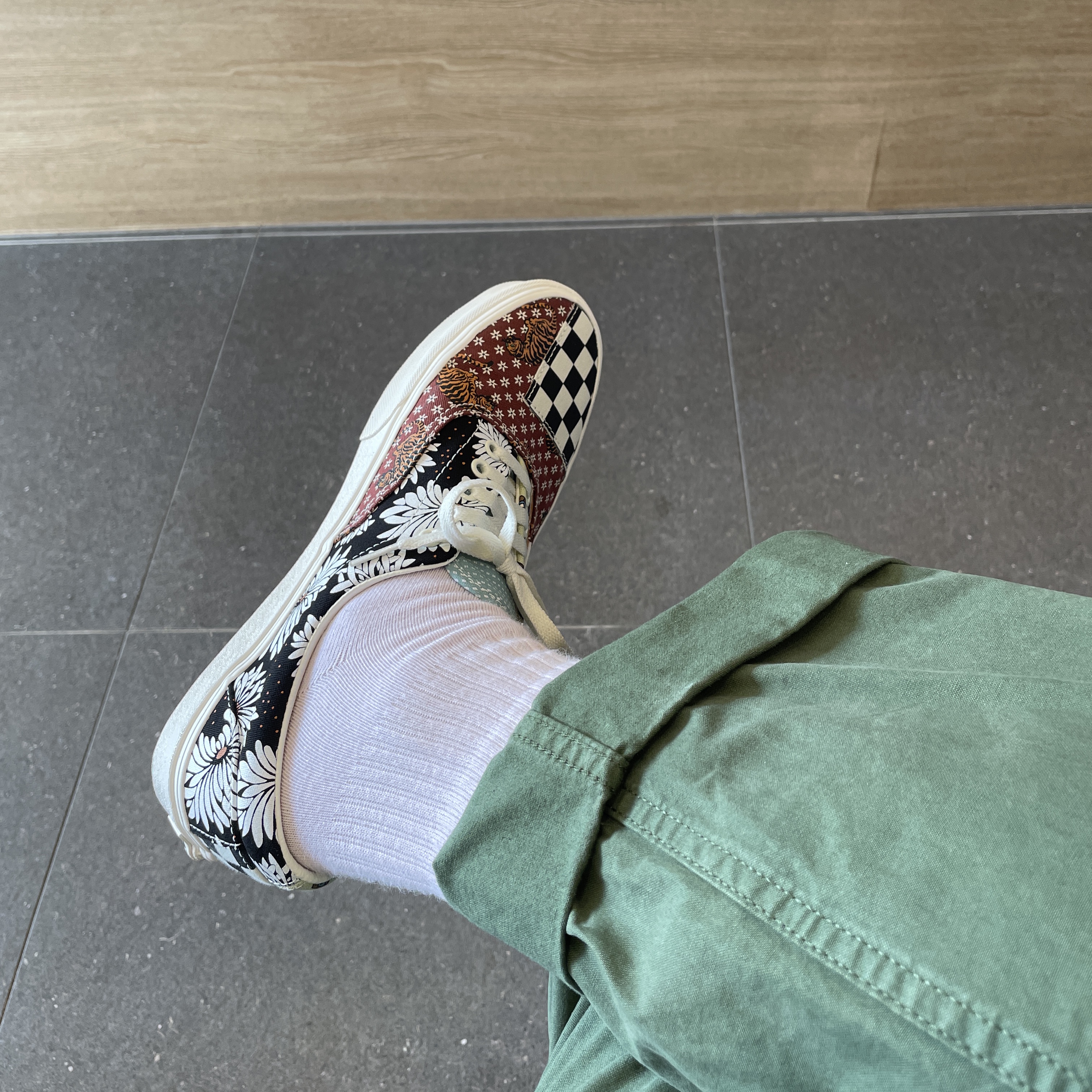 Vans Era Tiger Patchwork 착용 스타일
