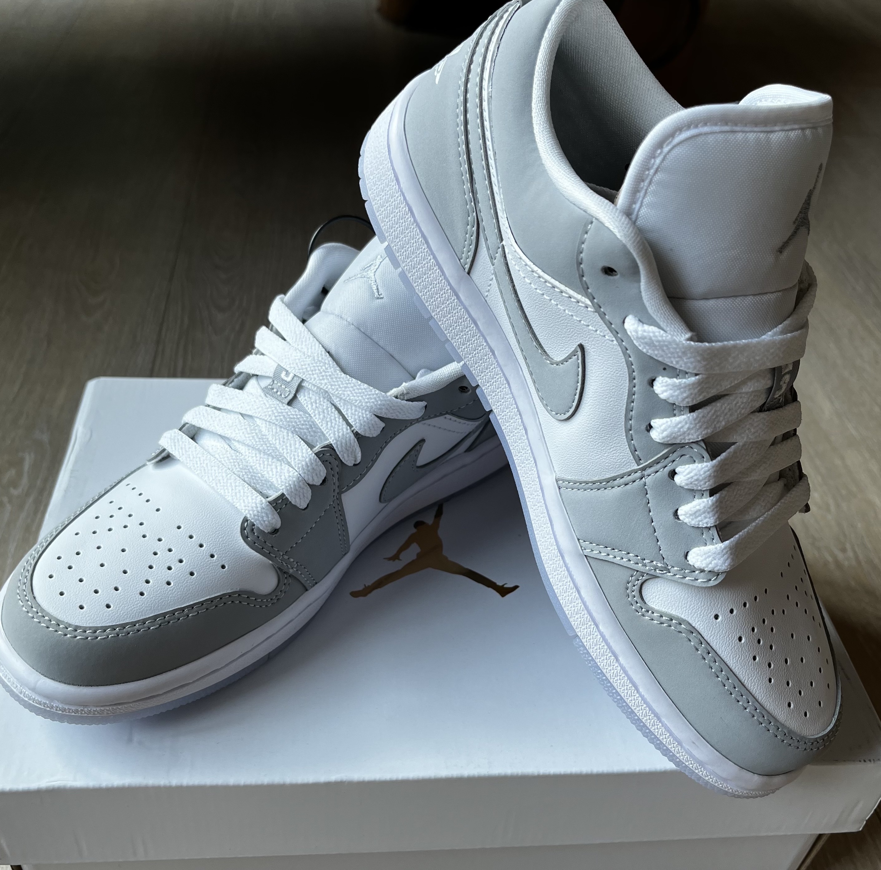 (W) Jordan 1 Low White Wolf Grey 착용 스타일