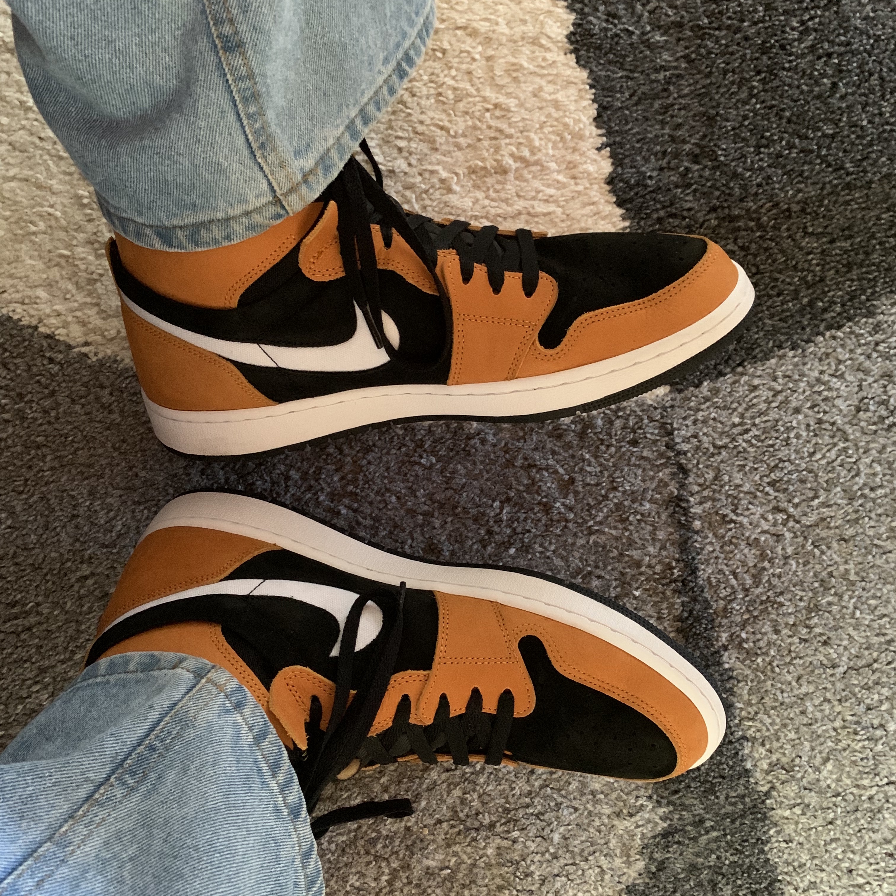 Jordan 1 Zoom Air CMFT Monarch Orange 착용 스타일 - 1