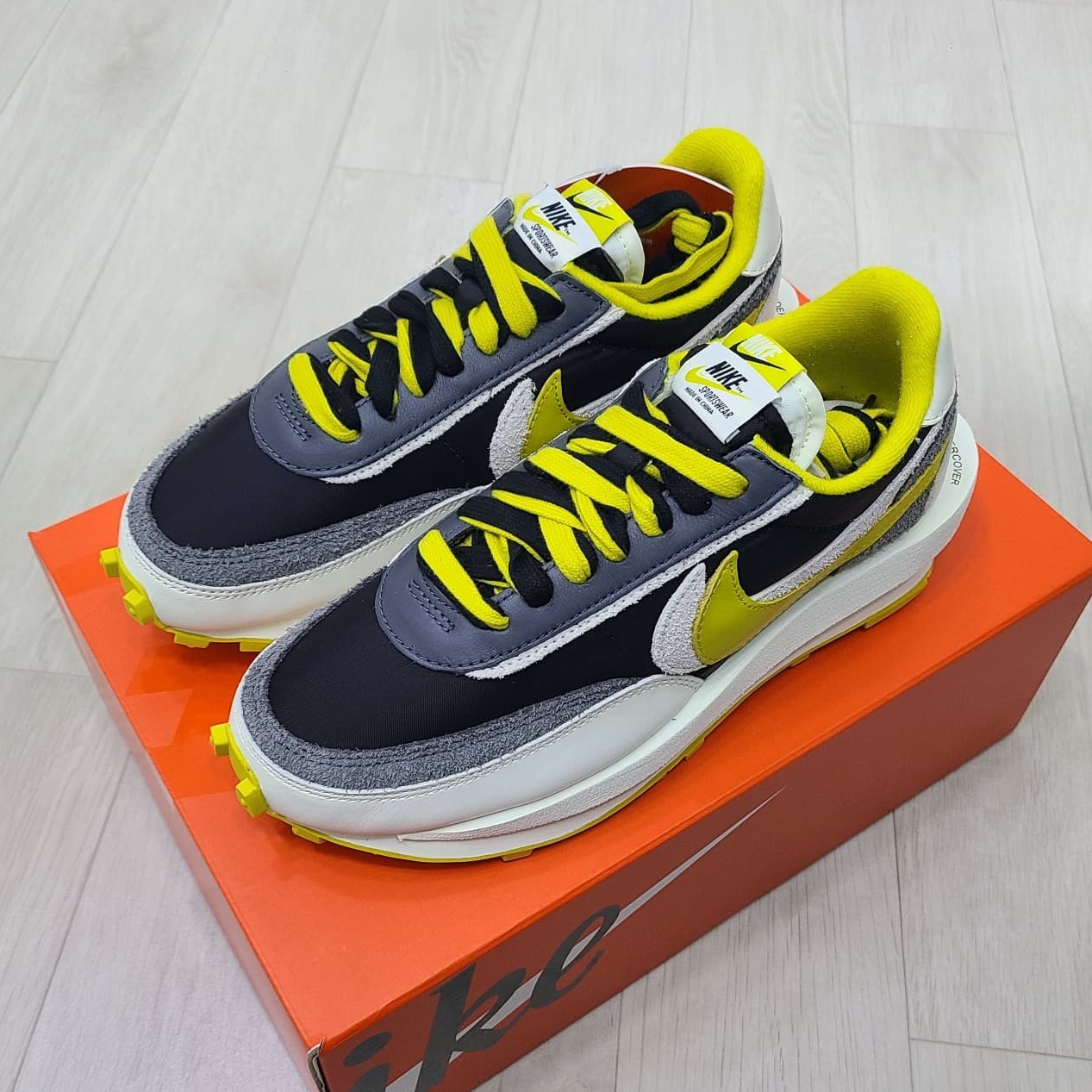 Nike x Sacai x Undercover LDWaffle Black Bright Citron 착용 스타일 - 2