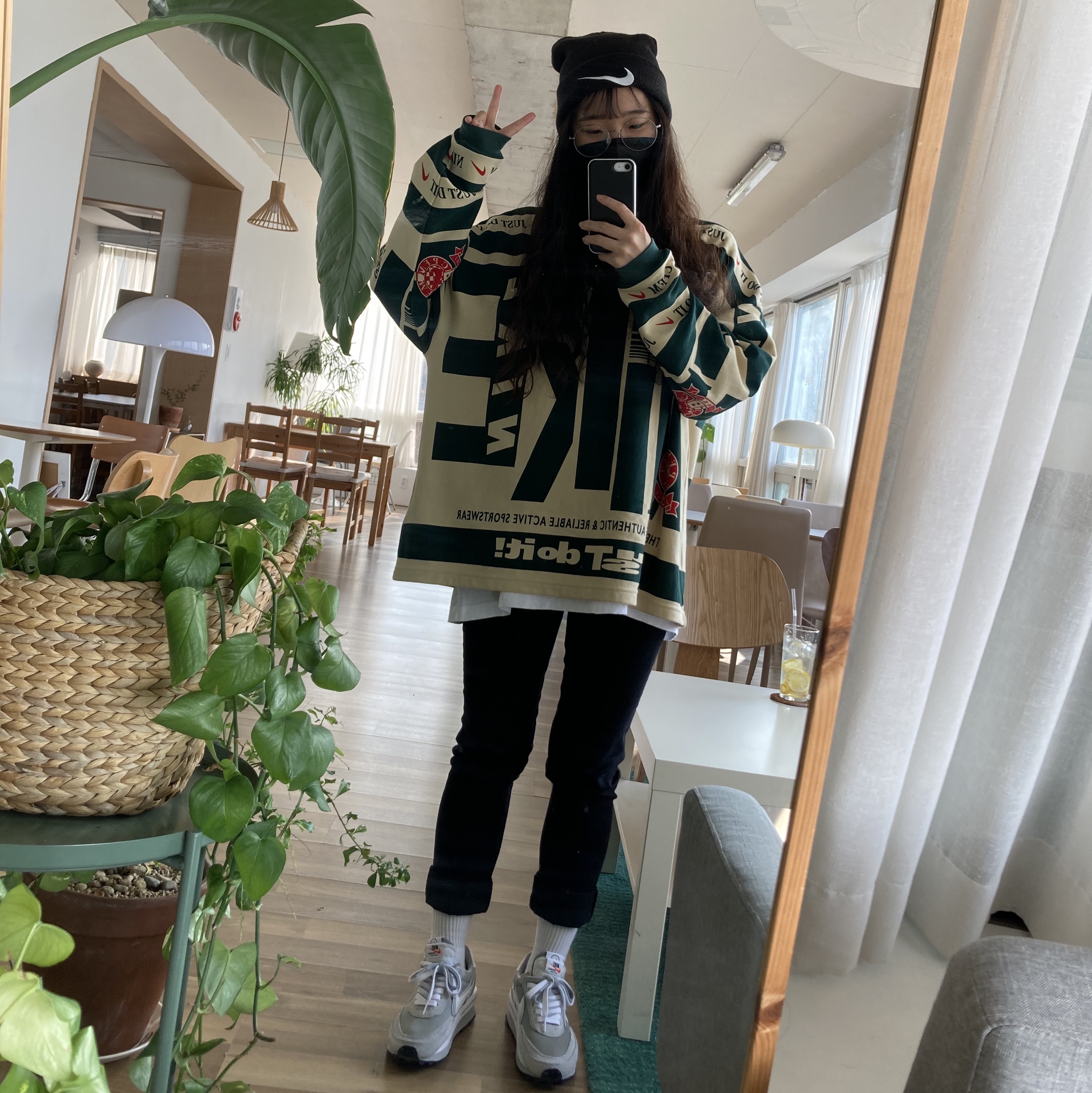 Nike x Stussy Cuff Beanie Black, Nike x Cactus Plant Flea Market Long Sleeve Polo Natural - Asia 착용 스타일