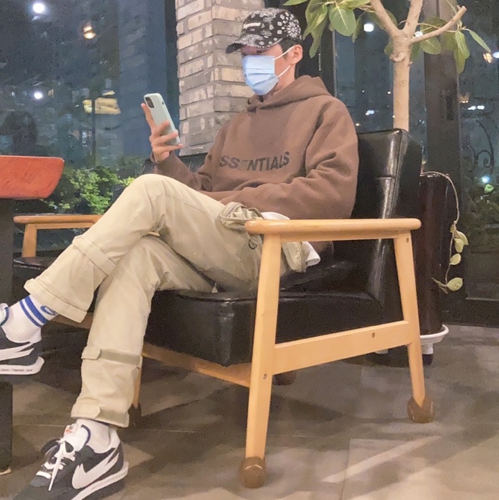 Essentials Logo Hoodie Brown/Rain Drum - Ssense Exclusive, Supreme Bandana Camp Cap Black - 21SS 착용 스타일