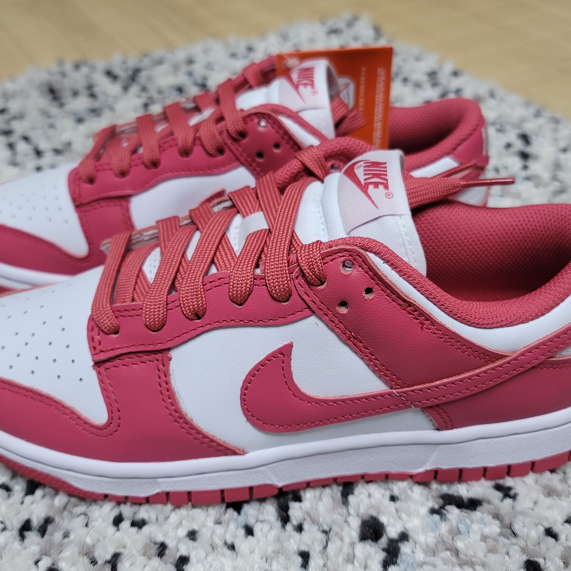 (W) Nike Dunk Low Archeo Pink 착용 스타일 - 4