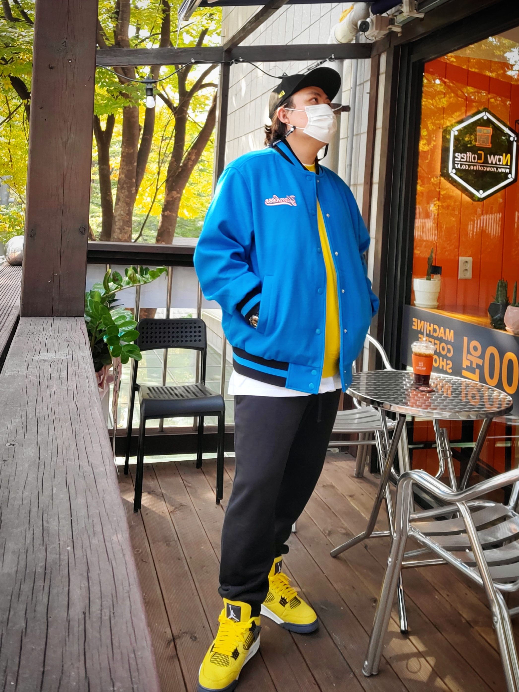 Jordan 4 Retro Tour Yellow 착용 스타일