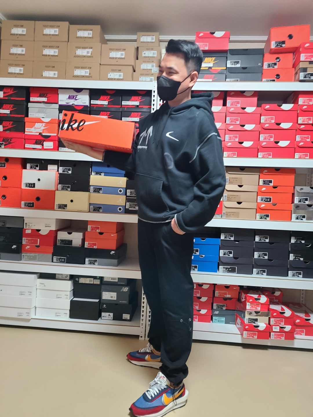 Nike x Sacai LDWaffle Blue Multi, Nike x Off-White NRG RU Hoodie 착용 스타일