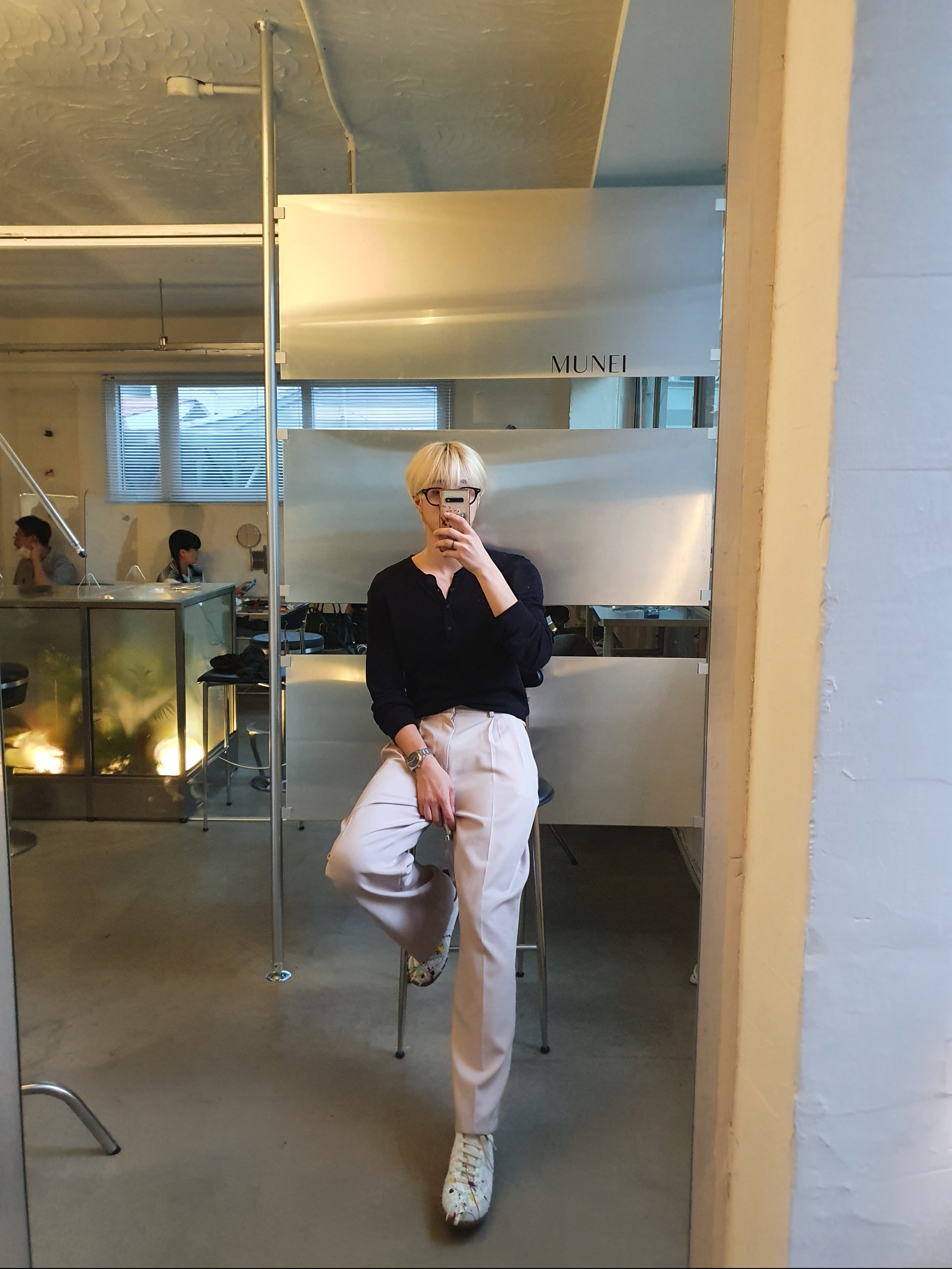 Maison Margiela Replica Paint Drop Sneakers 착용 스타일