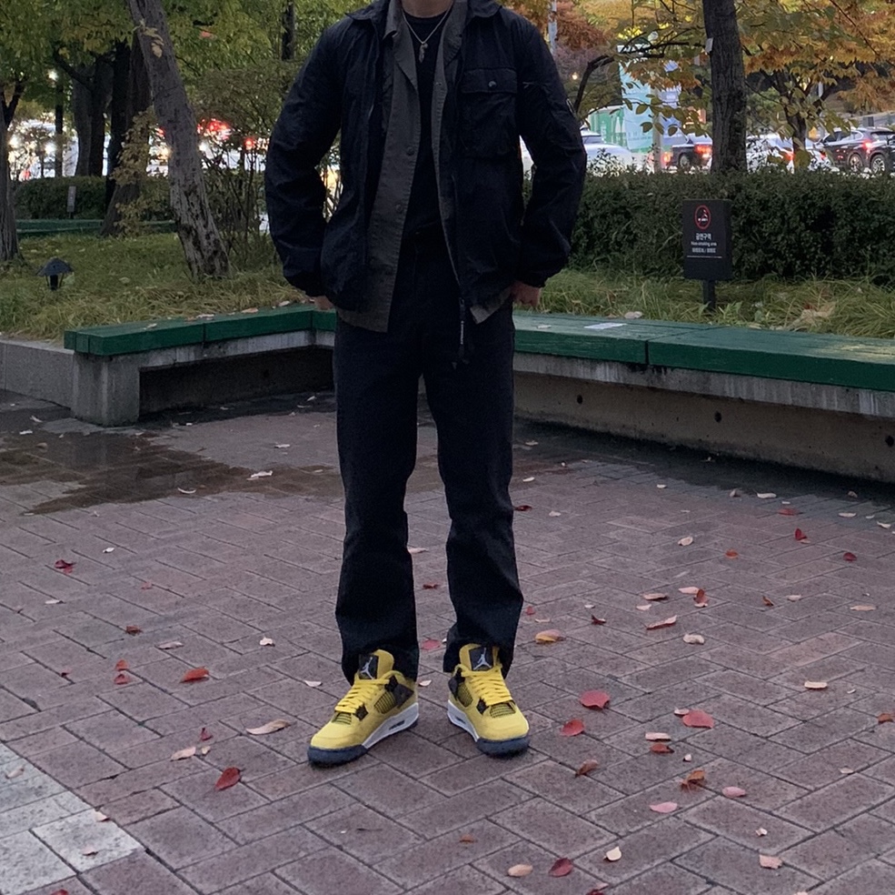 Jordan 4 Retro Tour Yellow 착용 스타일 - 2