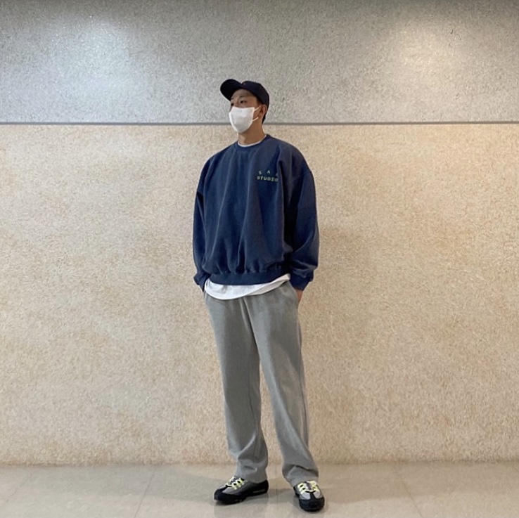 IAB Studio Pigment Sweatshirt Navy, Nike Air Max 95 OG Neon Yellow 2020 착용 스타일