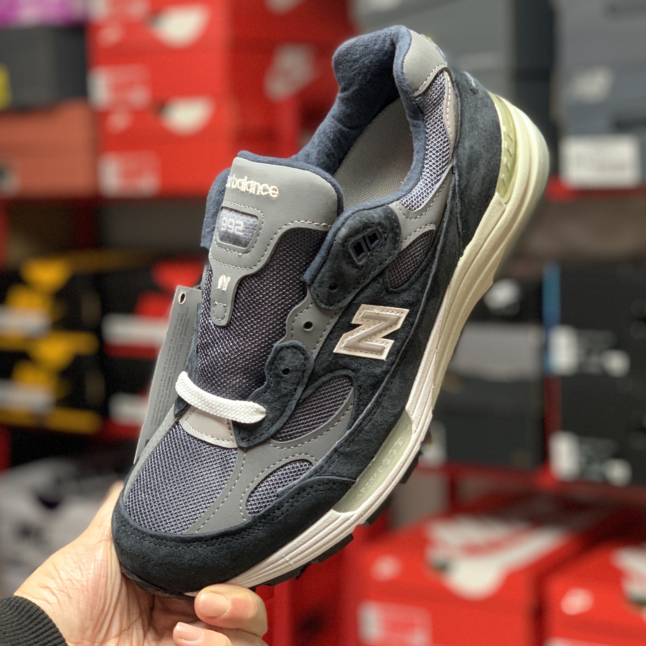 New Balance 992 Made in USA Navy 착용 스타일 - 1