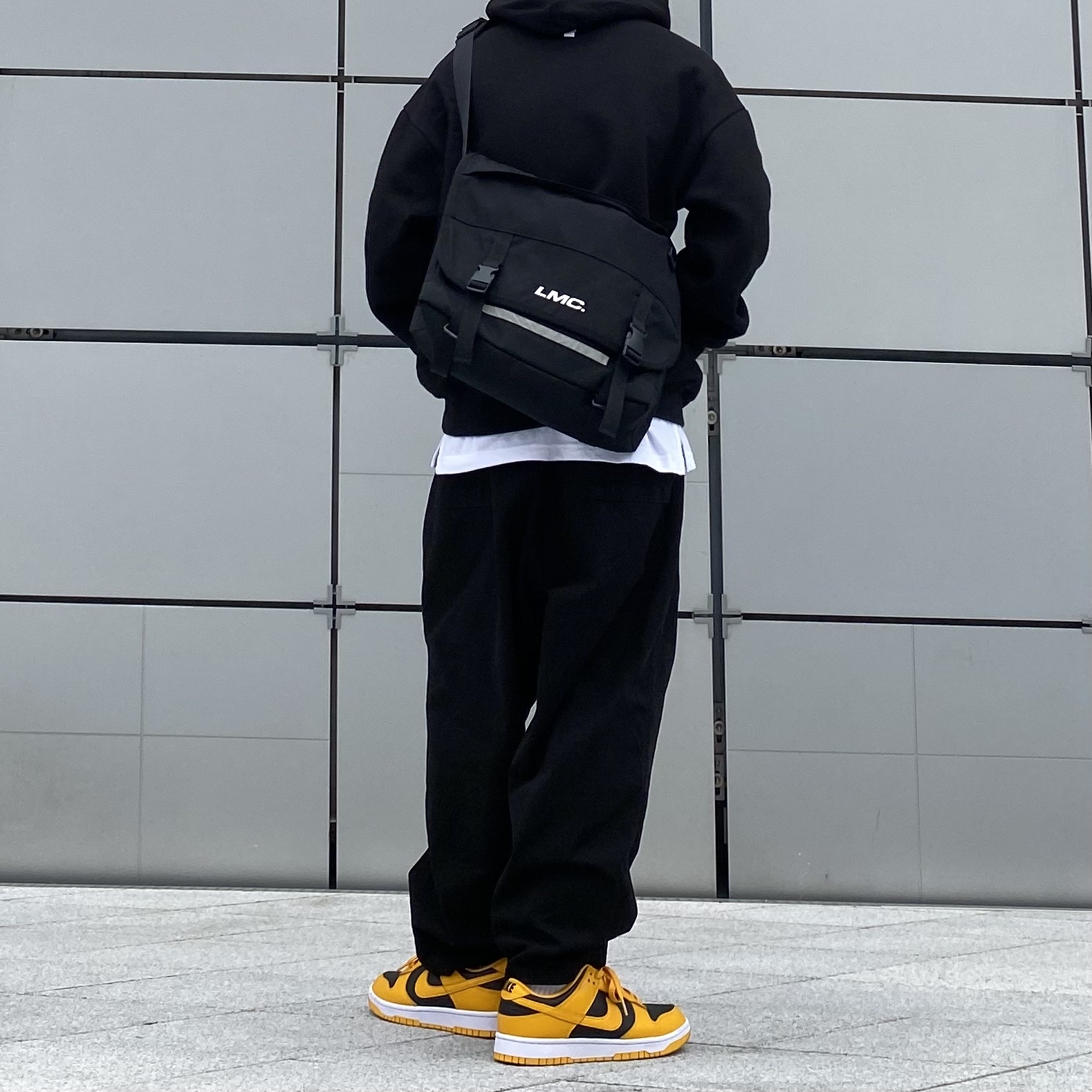 Nike Dunk Low Retro Championship Goldenrod 착용 스타일 - 3