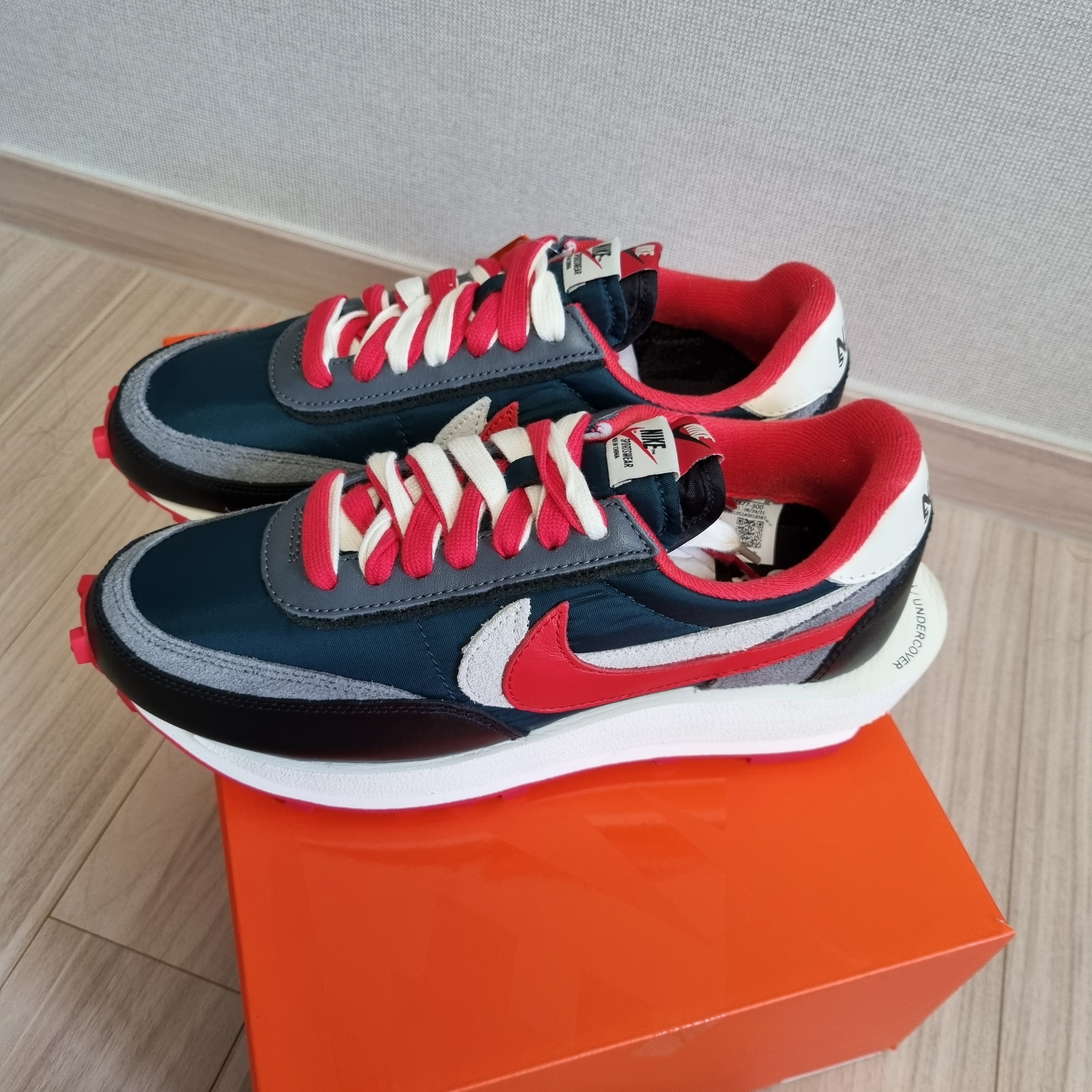 Nike x Sacai x Undercover LDWaffle Midnight Spruce University Red 착용 스타일
