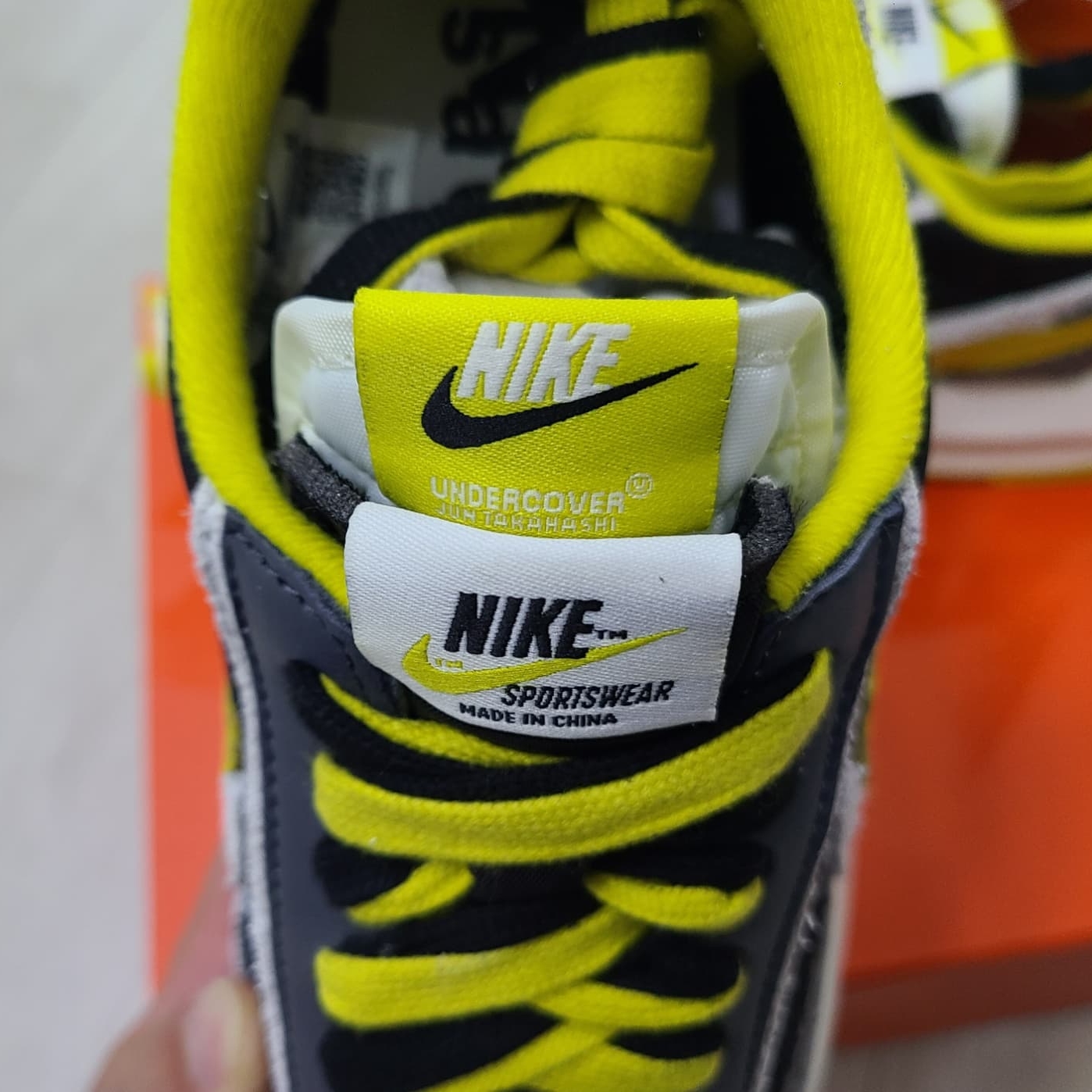 Nike x Sacai x Undercover LDWaffle Black Bright Citron 착용 스타일 - 3