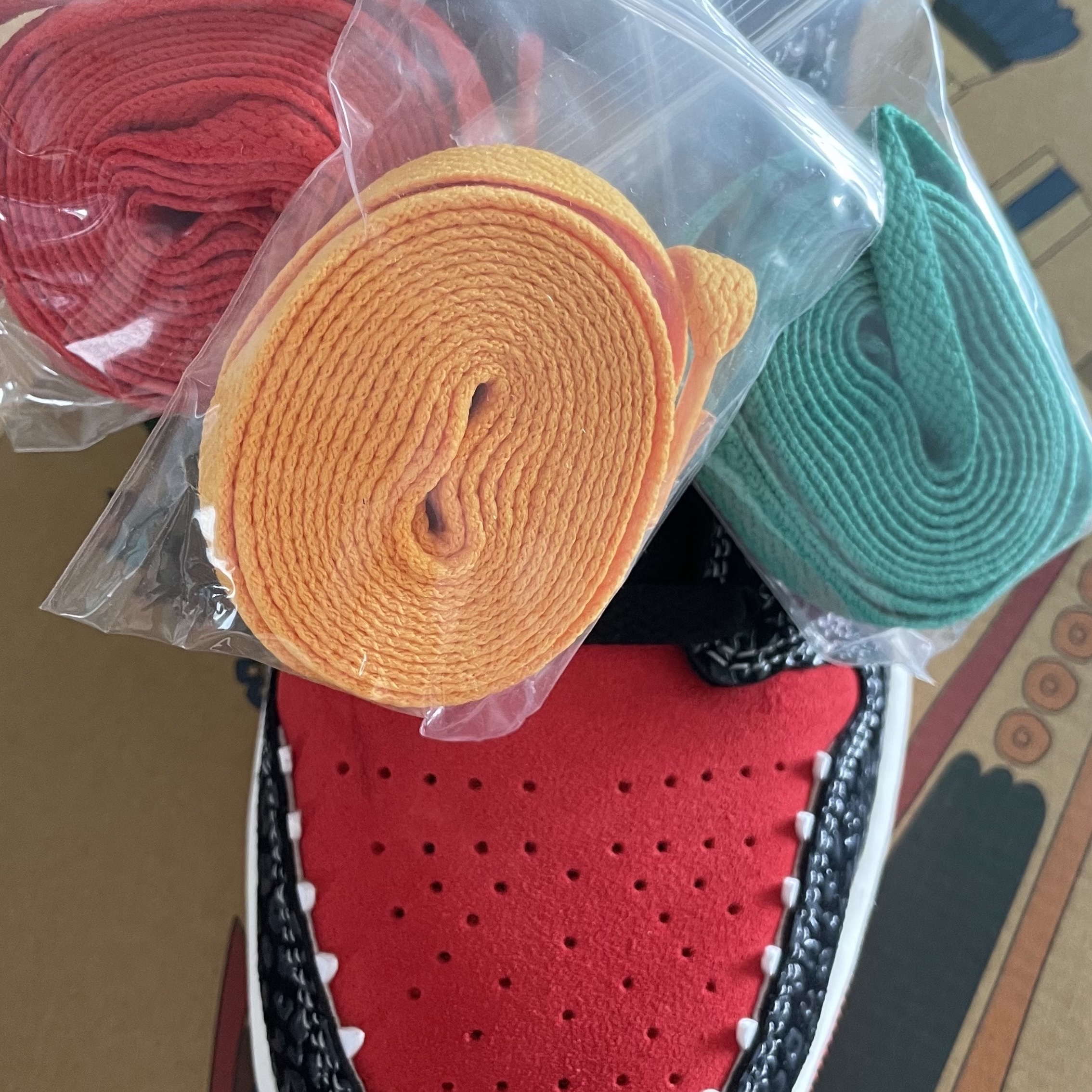 Jordan 1 Mid SE Siempre Familia 착용 스타일 - 3