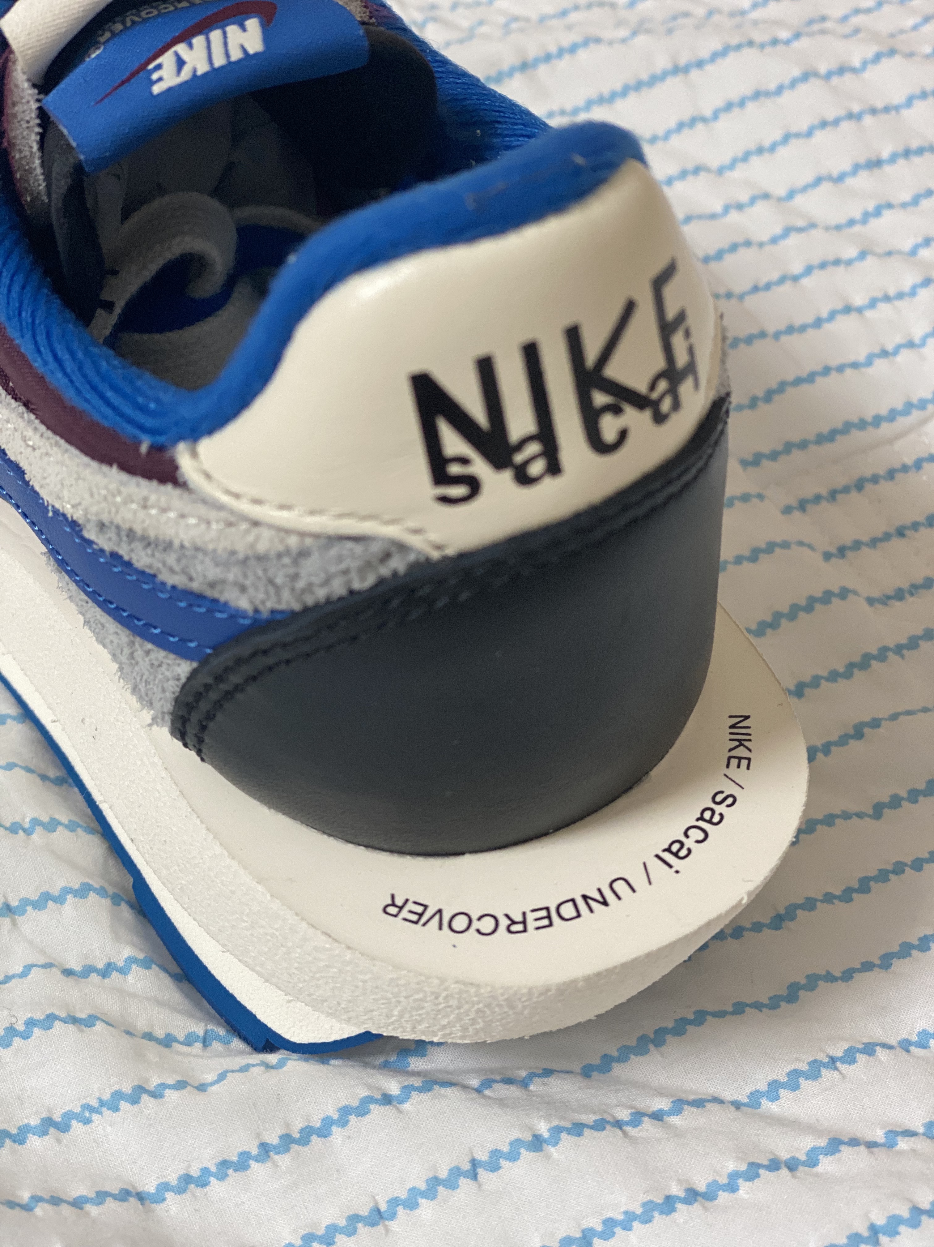 Nike x Sacai x Undercover LDWaffle Night Maroon Team Royal 착용 스타일 - 3