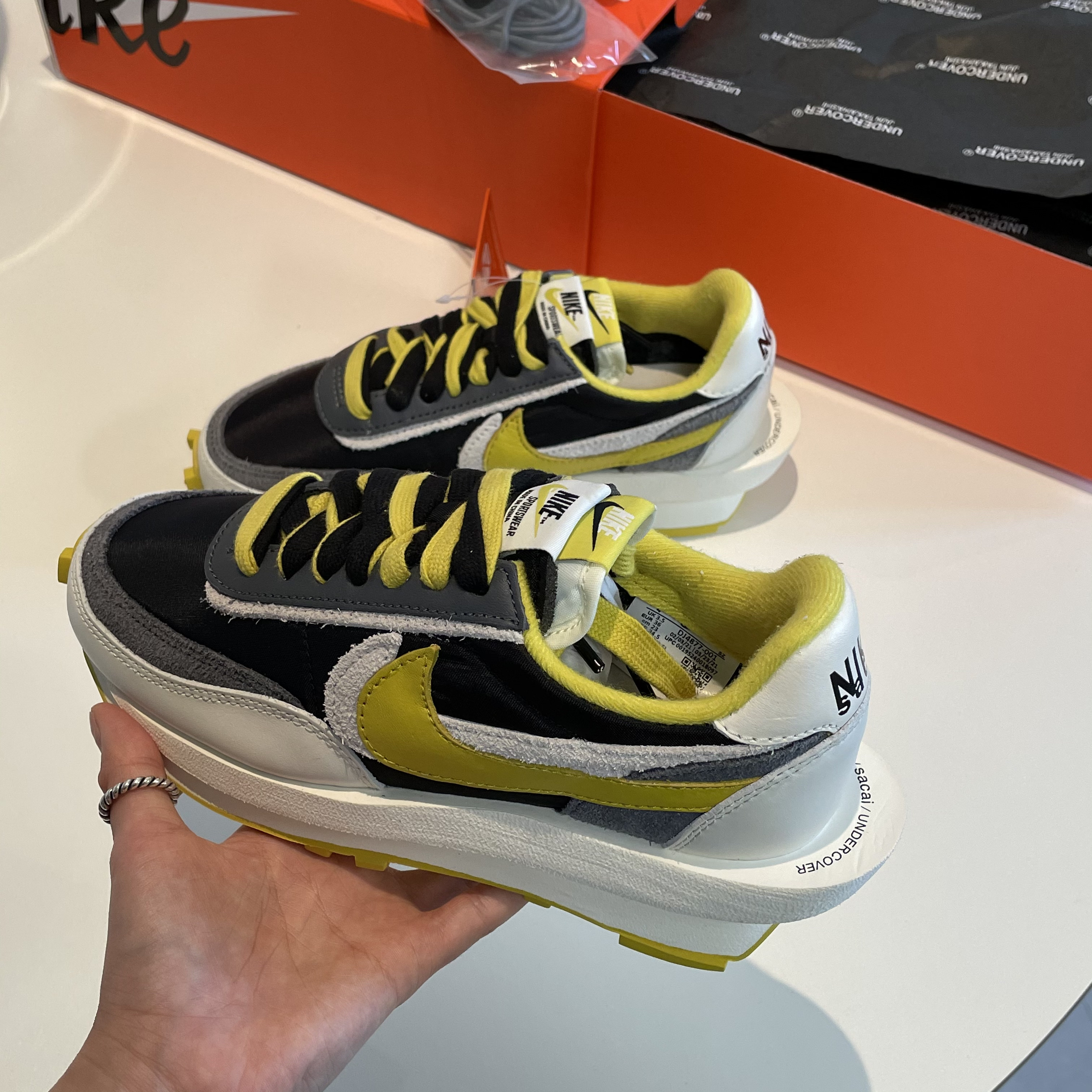 Nike x Sacai x Undercover LDWaffle Black Bright Citron 착용 스타일