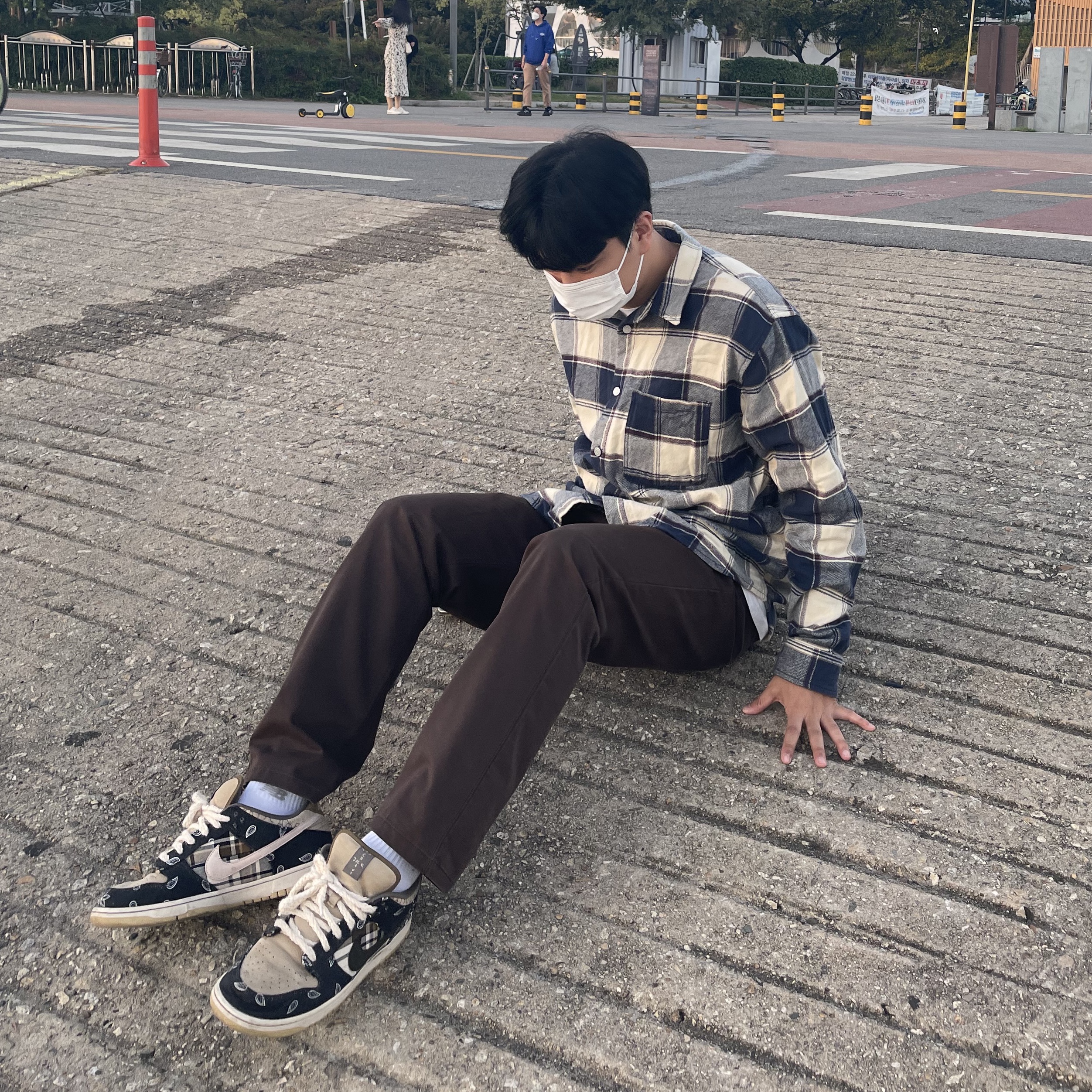 Nike x Travis Scott SB Dunk Low 착용 스타일