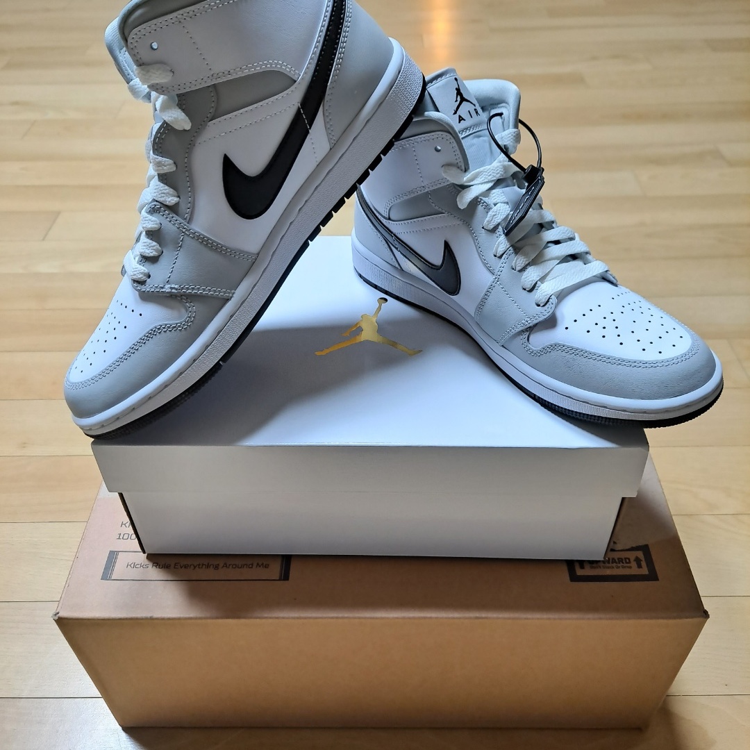 (W) Jordan 1 Mid Grey Fog 착용 스타일