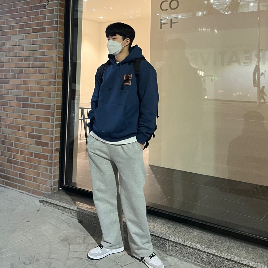 Jordan 1 Retro High OG Light Smoke Grey, IAB Studio x Obey Eyes Icon Hoodie Oceana 착용 스타일 - 1