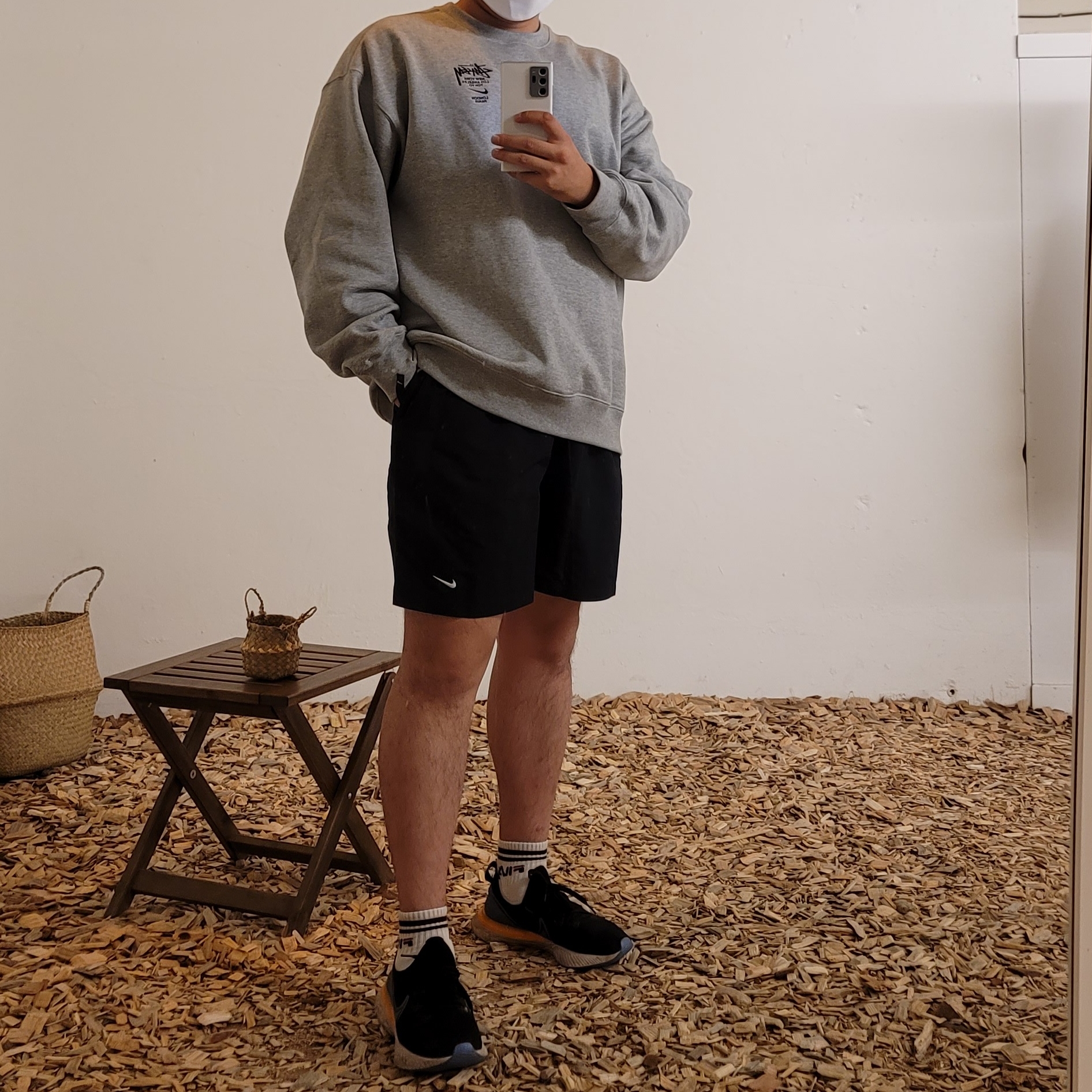 Nike x Stussy NRG ZR Fleece Crewneck Heather Grey - US/EU, Nike NRG Solo Swoosh Shorts Black - US/EU 착용 스타일
