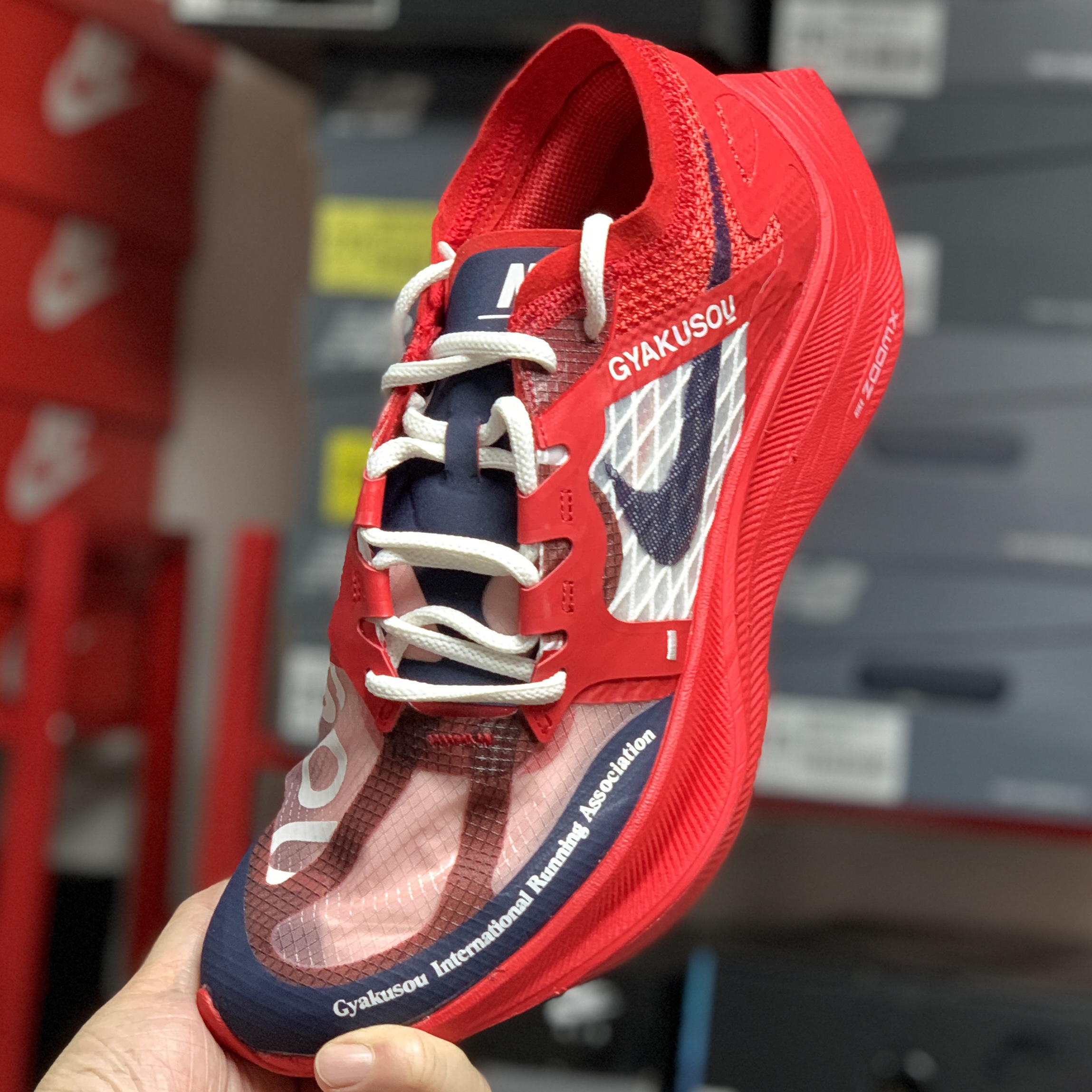 Nike x Undercover Gyakusou ZoomX VaporFly Next% University Red 착용 스타일 - 1