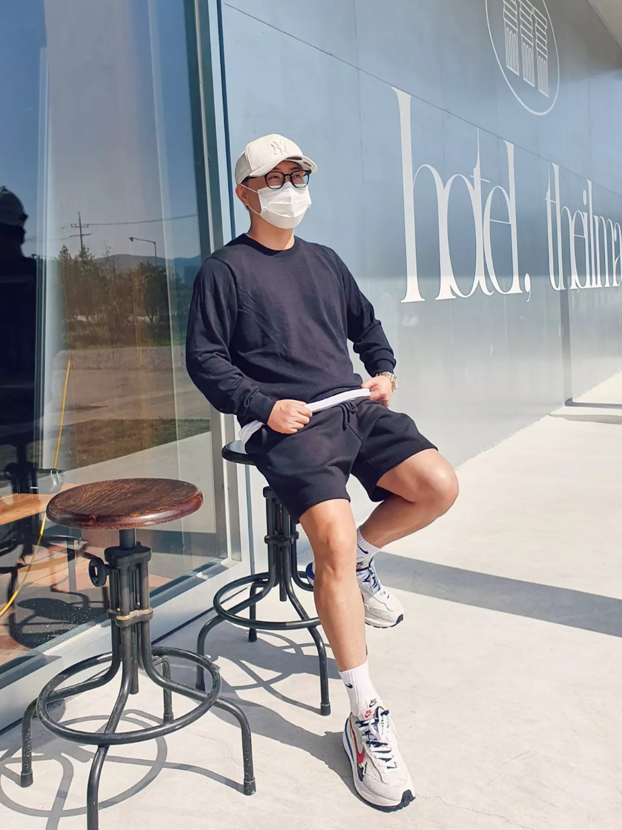 Nike x Sacai VaporWaffle Royal Fuchsia, Essentials Sweatshorts Black - 21SS 착용 스타일