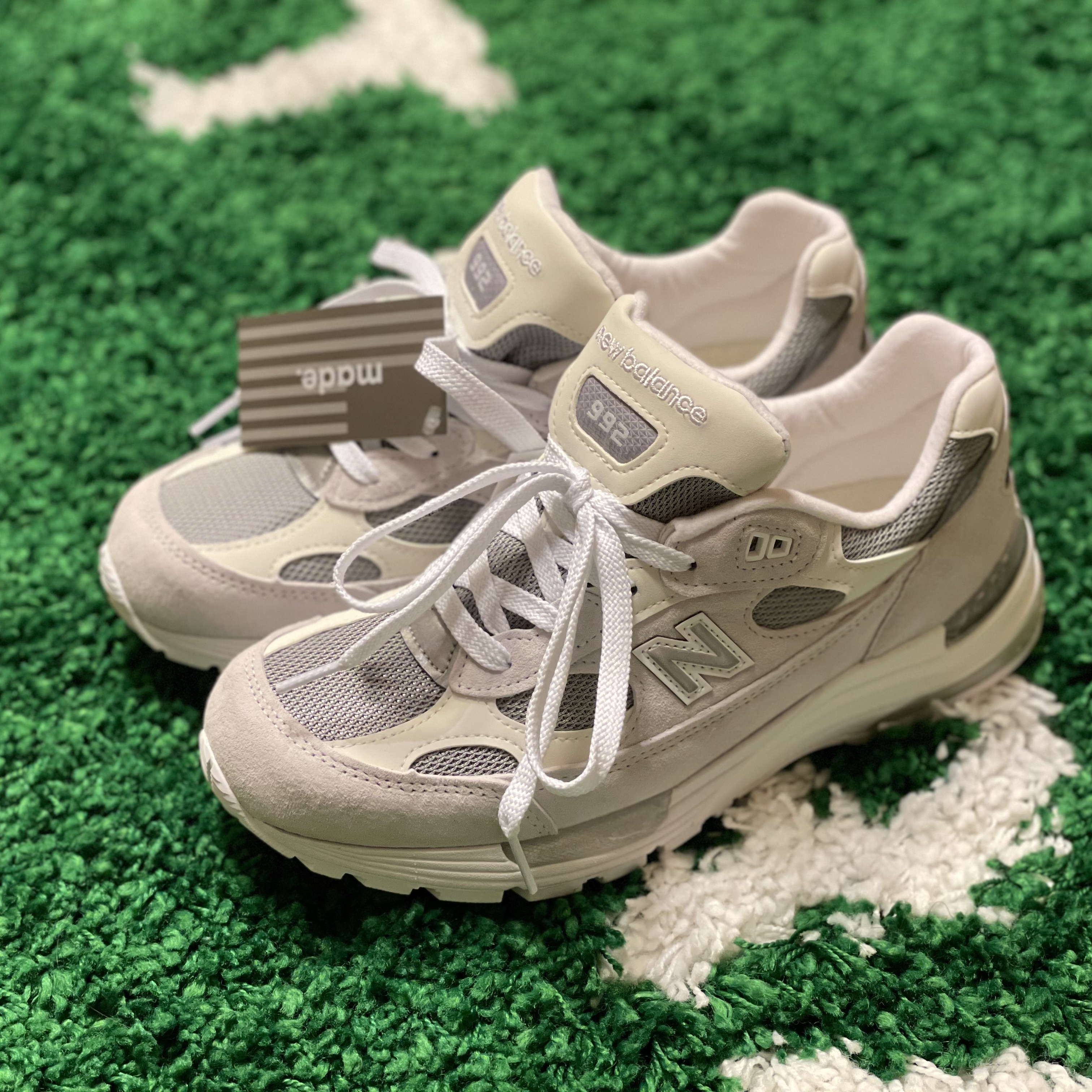 New Balance 992 Made in USA White Silver 착용 스타일