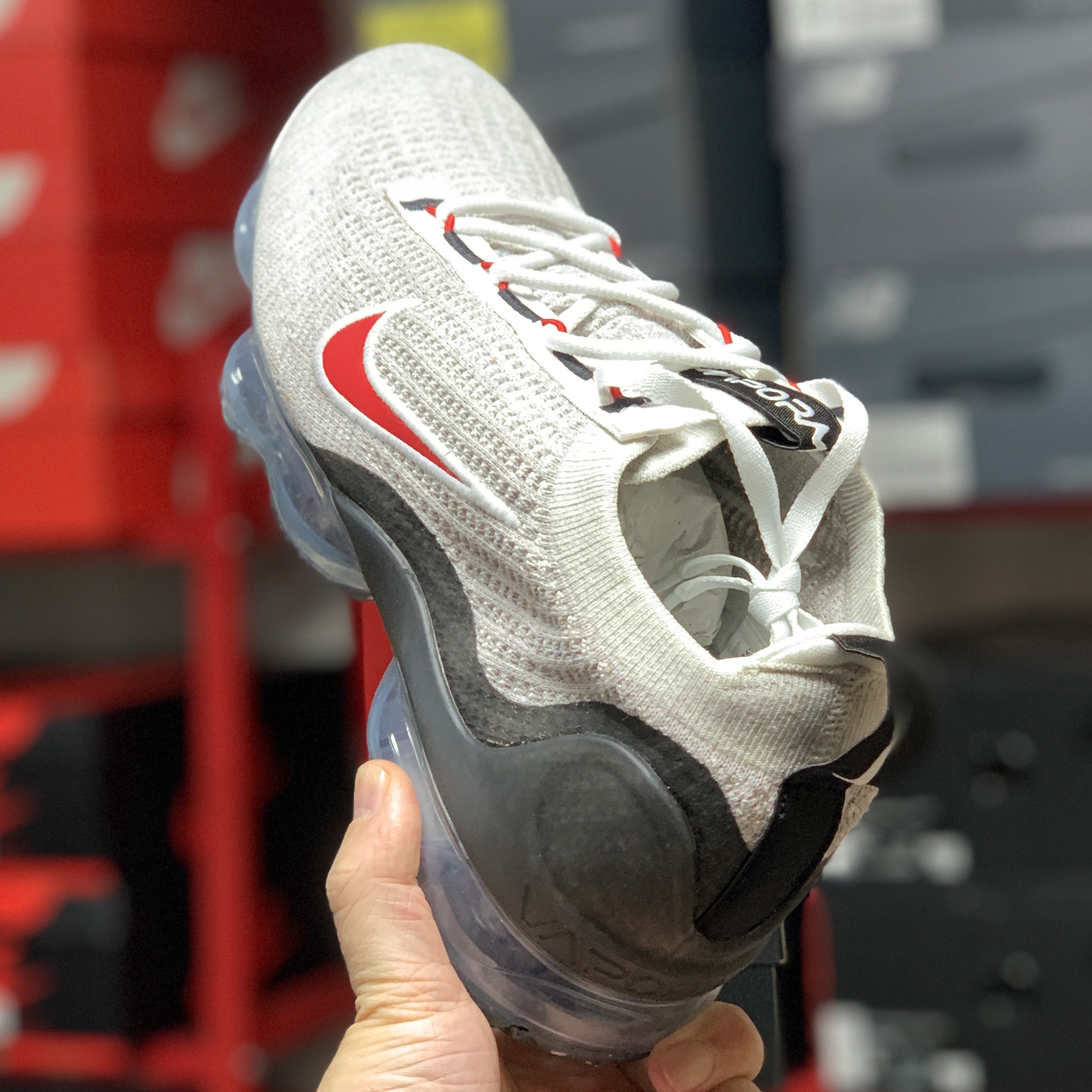 Nike Air VaporMax 2021 Flyknit Light Bone 착용 스타일 - 2