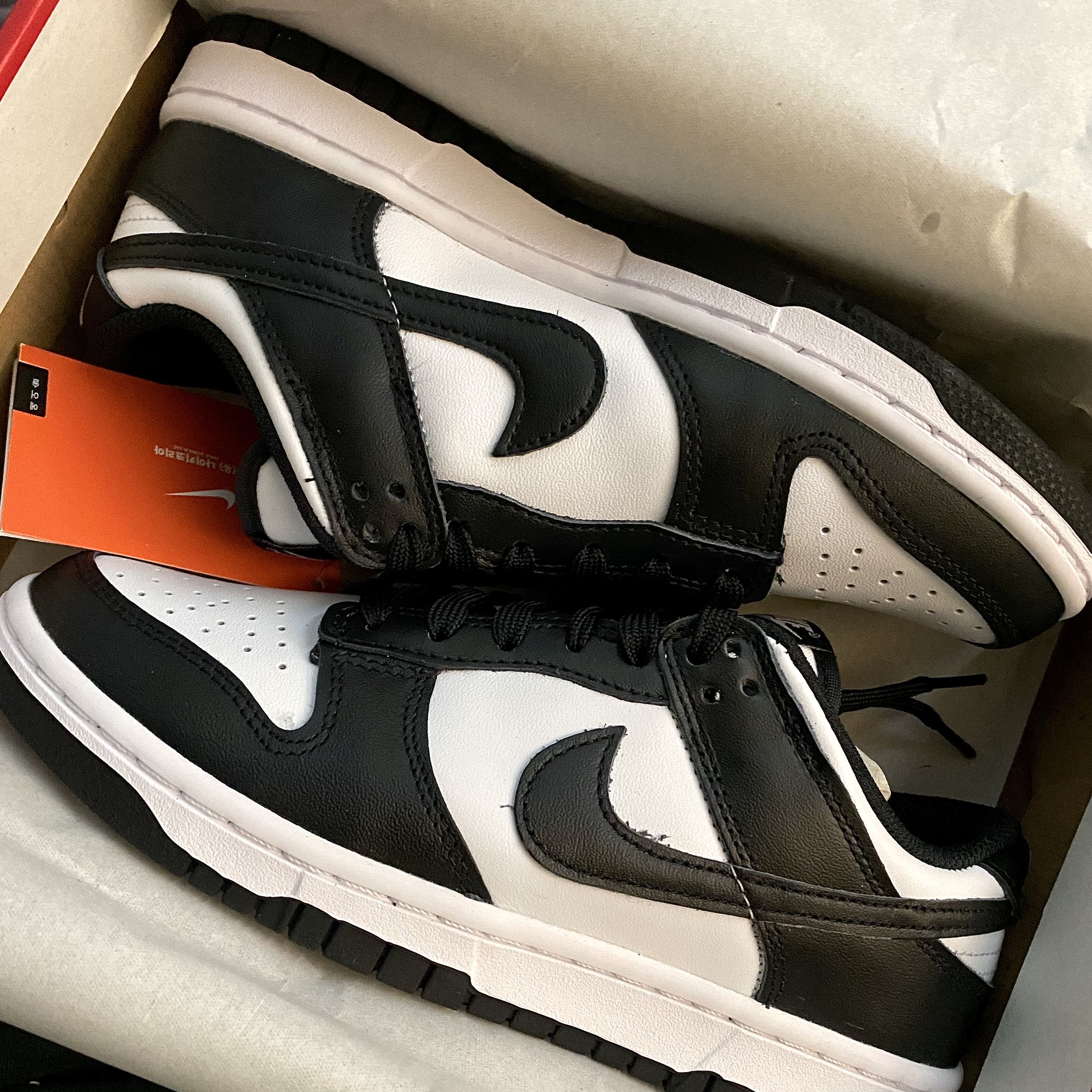 (W) Nike Dunk Low Black 착용 스타일