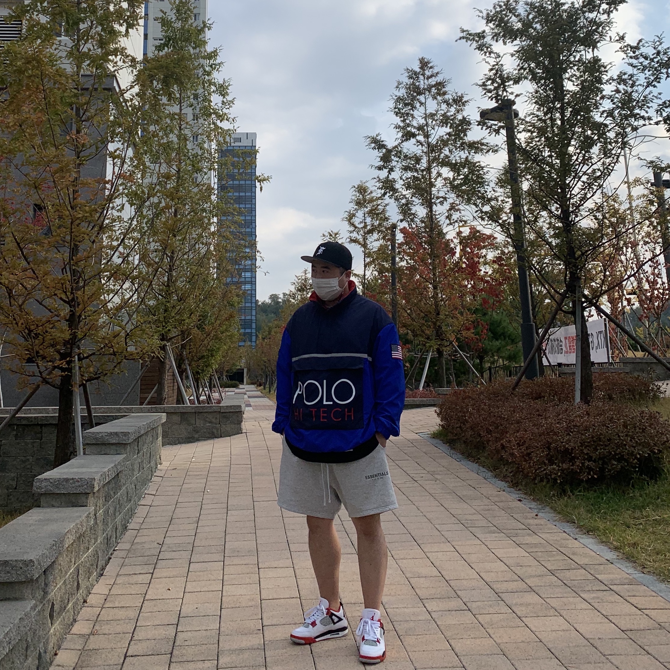 Jordan 4 Retro OG Fire Red 2020, Essentials Sweatshorts Heather Oatmeal - 21SS 착용 스타일