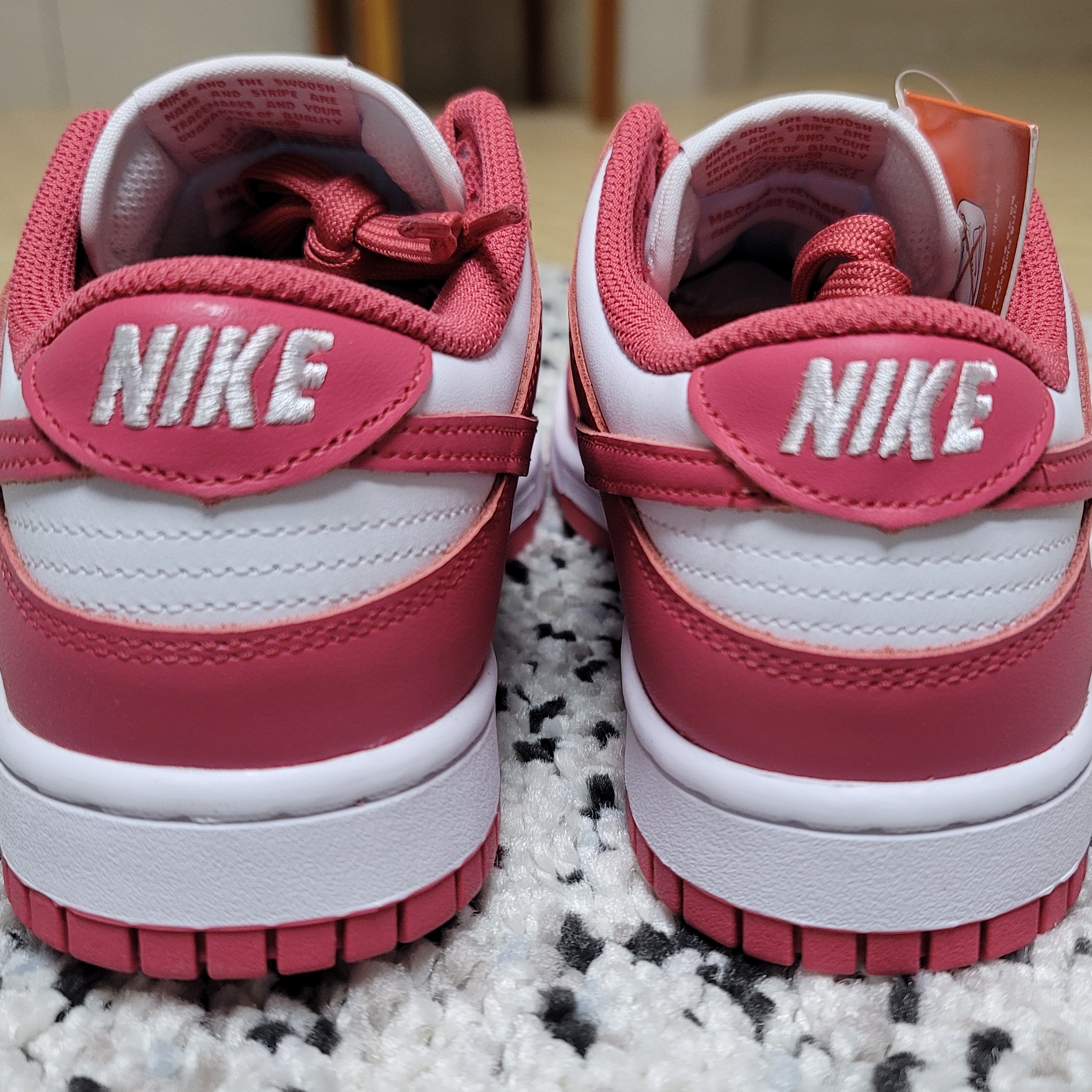 (W) Nike Dunk Low Archeo Pink 착용 스타일 - 3