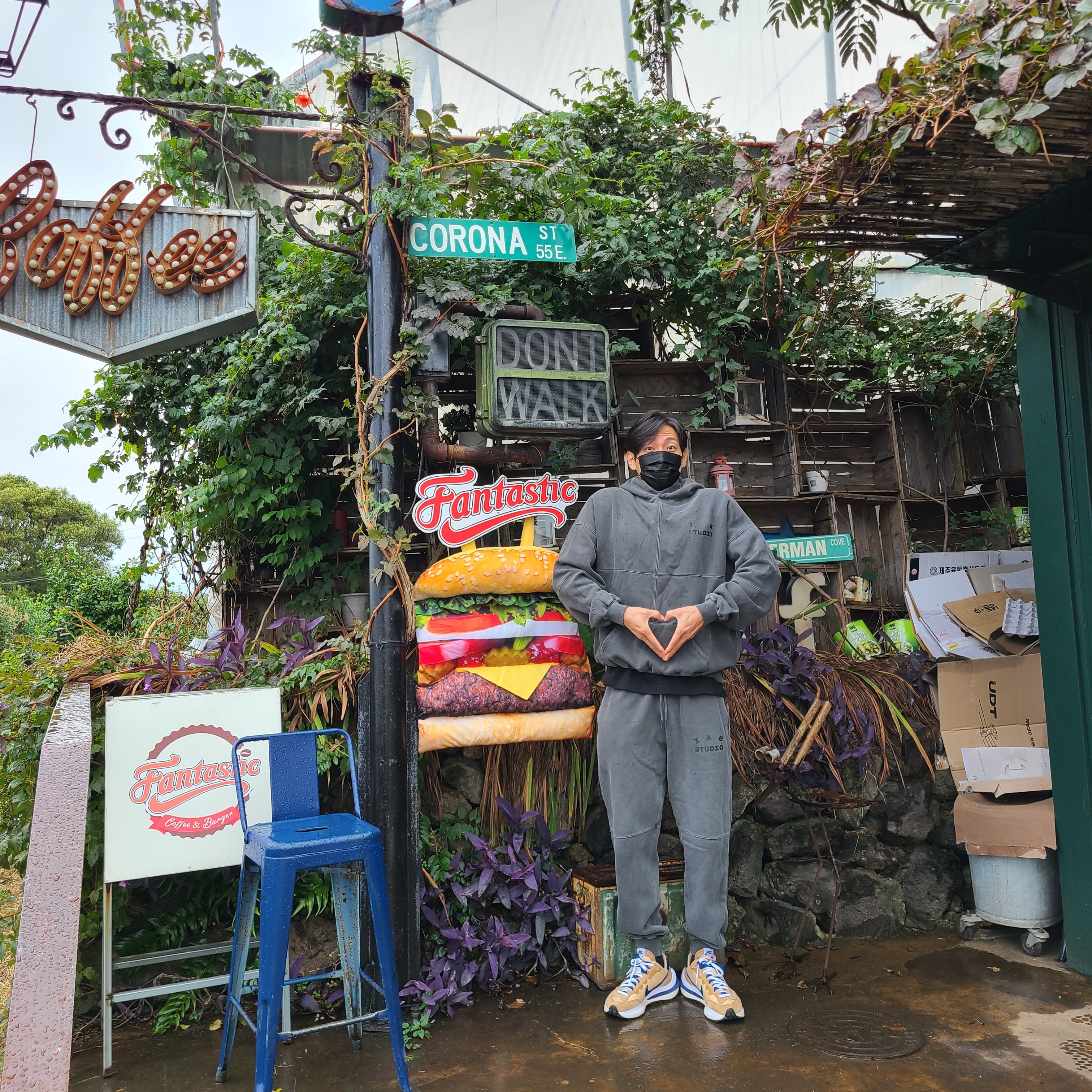 IAB Studio Blocked Pigment Hoodie Black, IAB Studio Blocked Pigment Sweatpants Black 착용 스타일