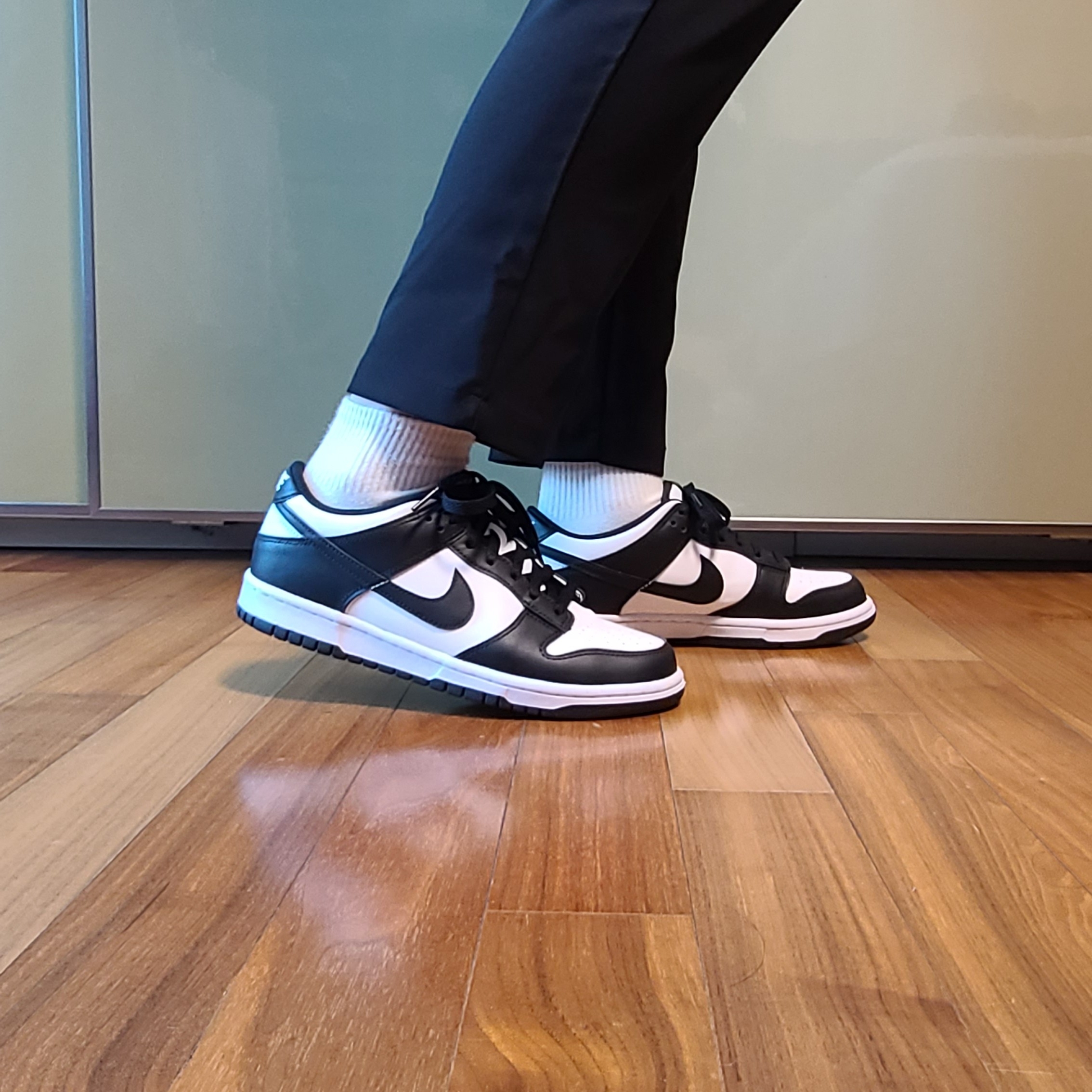 (W) Nike Dunk Low Black 착용 스타일 - 2