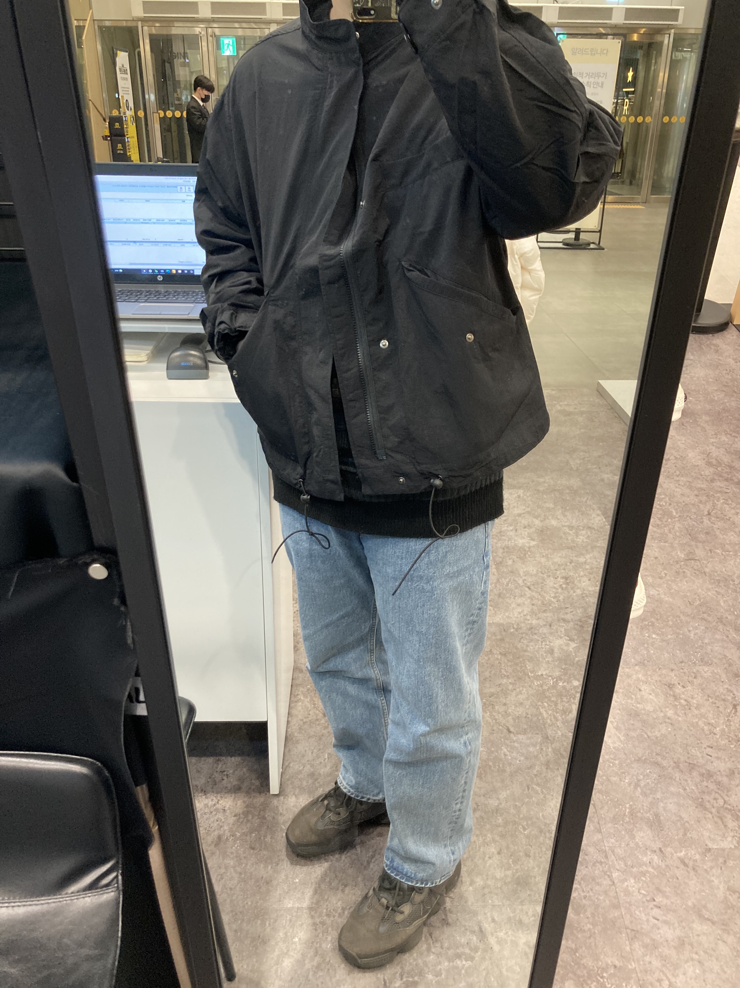Adidas Yeezy 500 Utility Black 2018/2020 착용 스타일