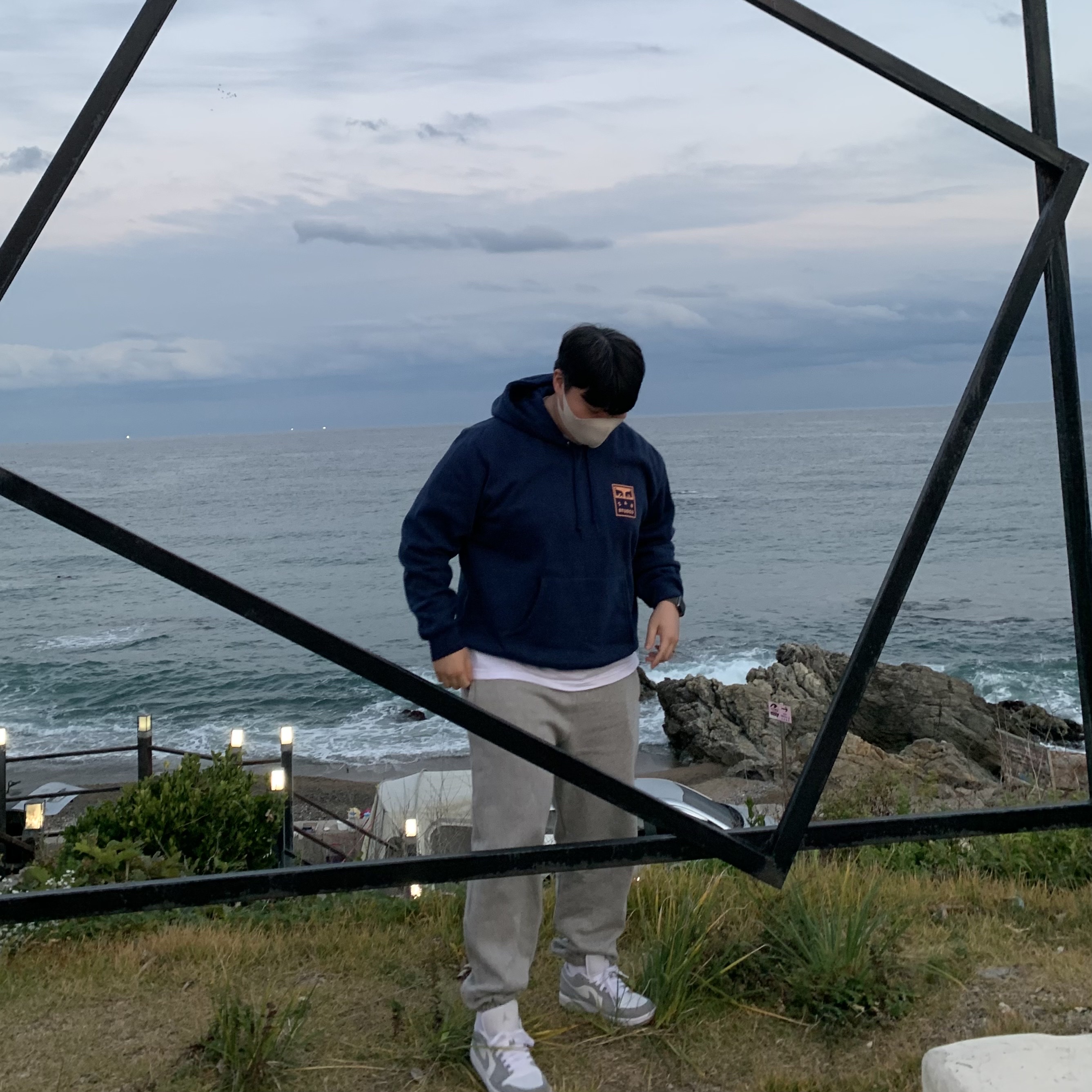 (W) Jordan 1 Low White Wolf Grey, IAB Studio x Obey Eyes Icon Hoodie Oceana 착용 스타일