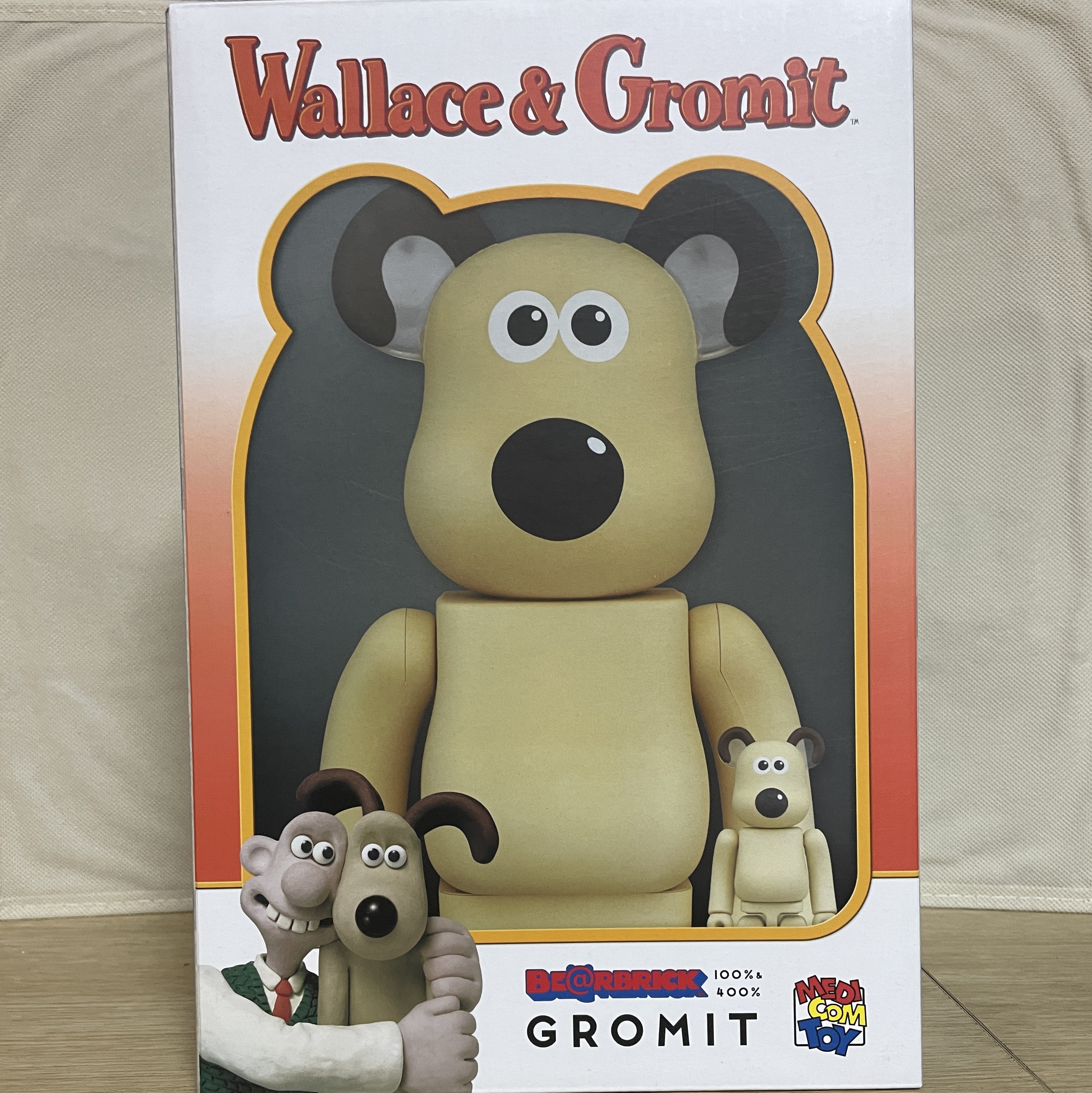 Bearbrick x Kakao Friends Ryan 100%, Bearbrick Wallace & Gromit Gromit 100% & 400% Set 착용 스타일 - 2