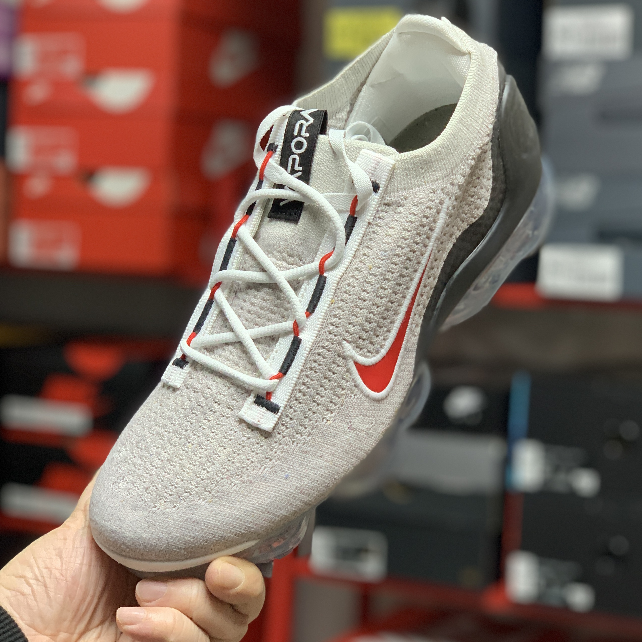Nike Air VaporMax 2021 Flyknit Light Bone 착용 스타일 - 1