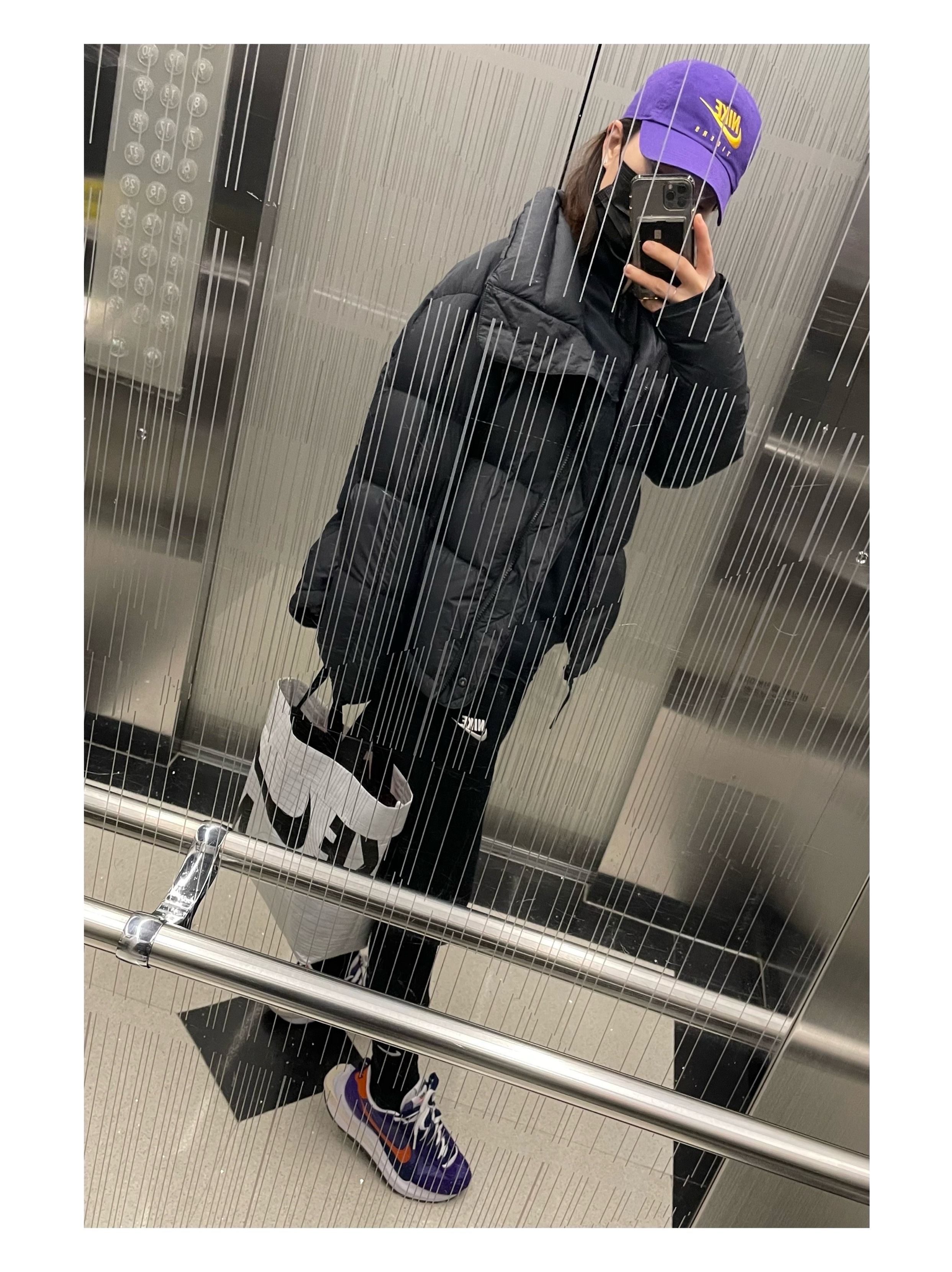 Nike x Sacai VaporWaffle Dark Iris 착용 스타일
