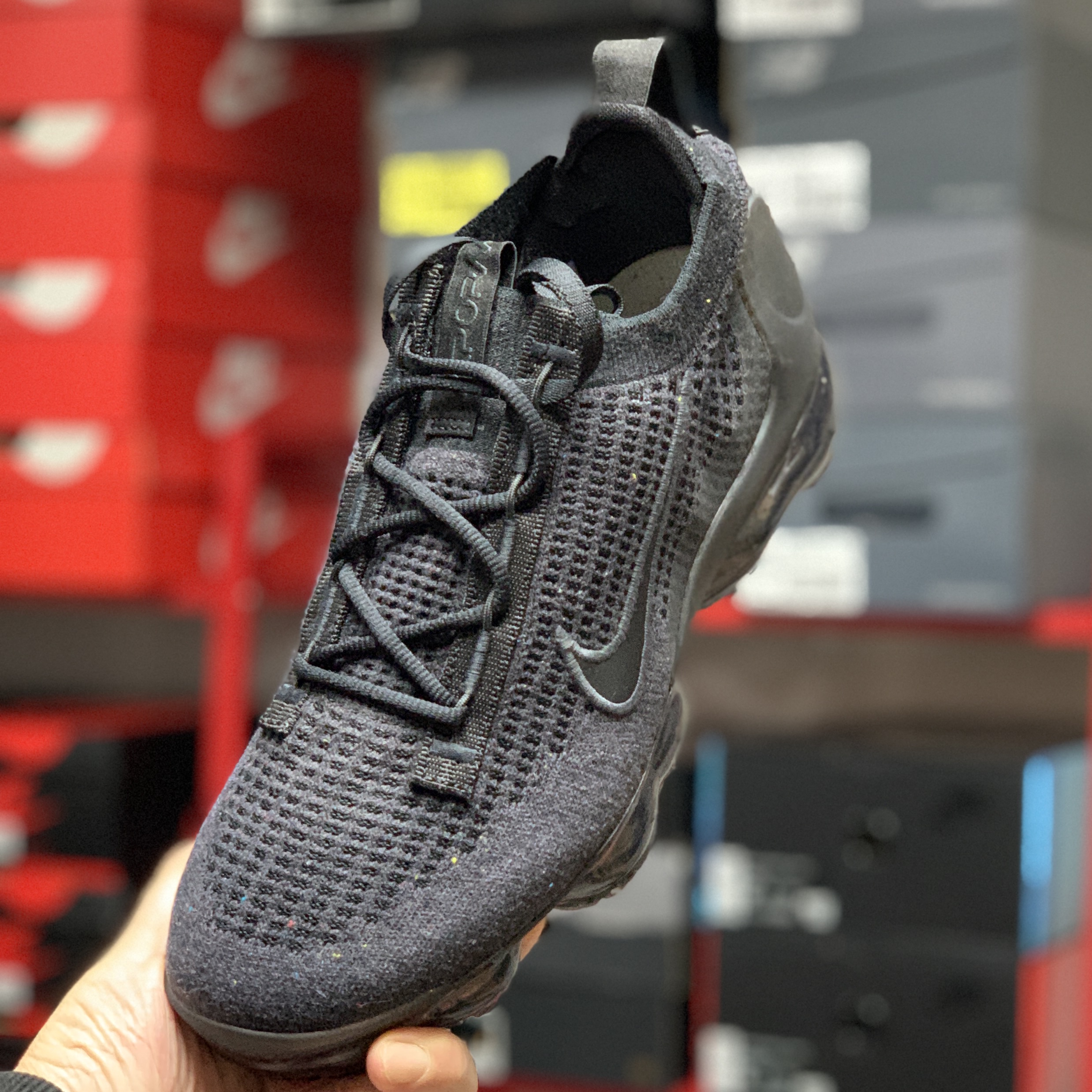 Nike Air VaporMax 2021 Flyknit Triple Black 착용 스타일 - 1