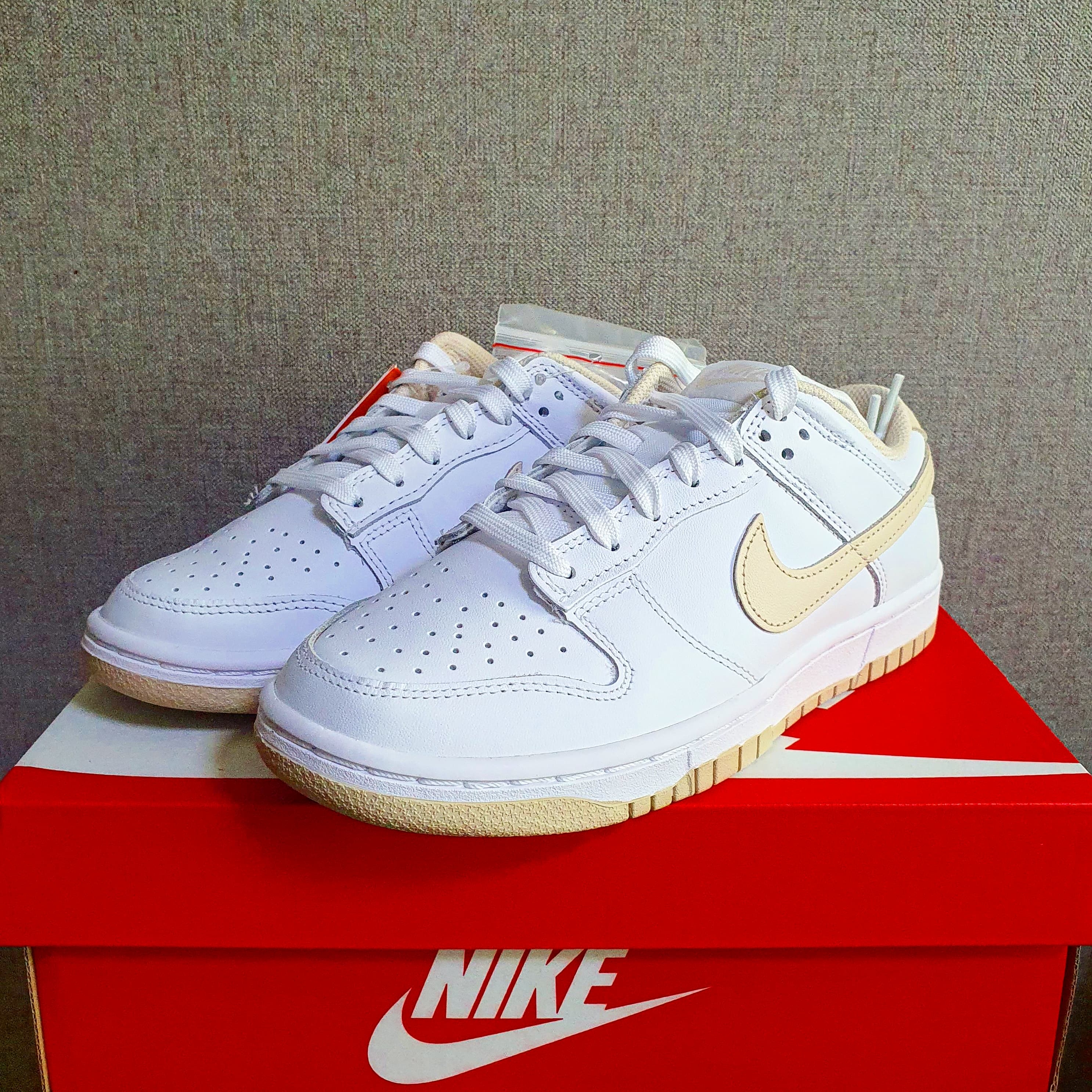 (W) Nike Dunk Low Pearl White 착용 스타일