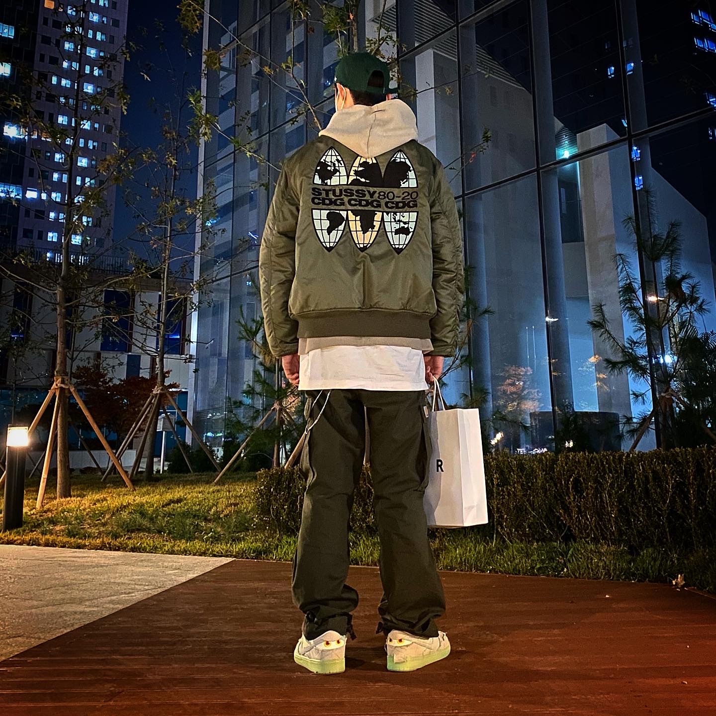 Stussy x CDG MA-1 Jacket Olive, Nike SB Dunk Low Pro Premium Mummy 착용 스타일 - 1