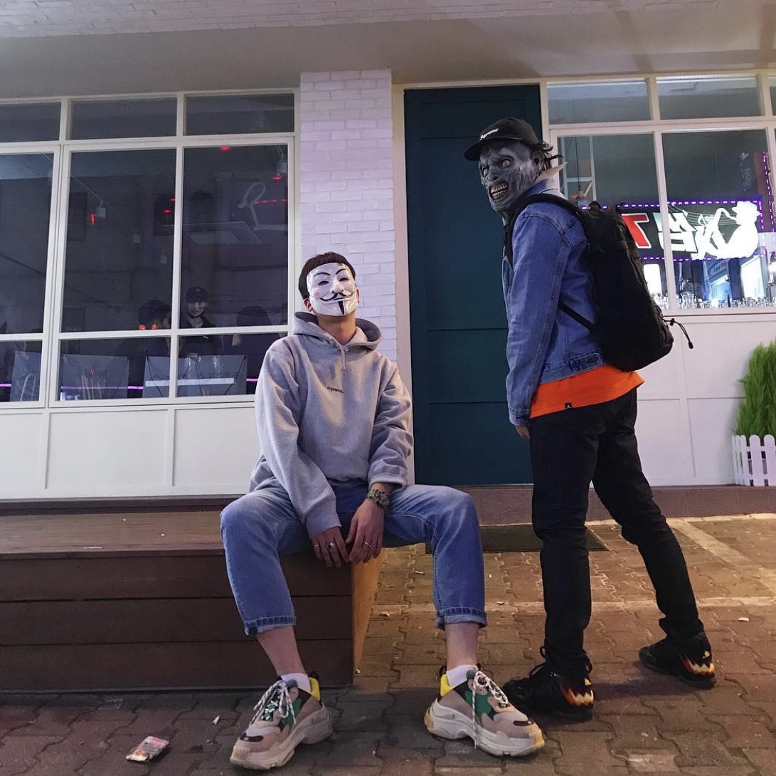 Balenciaga Triple S Yellow Green, Supreme Waxed Cotton Camp Cap Black - 21FW 착용 스타일