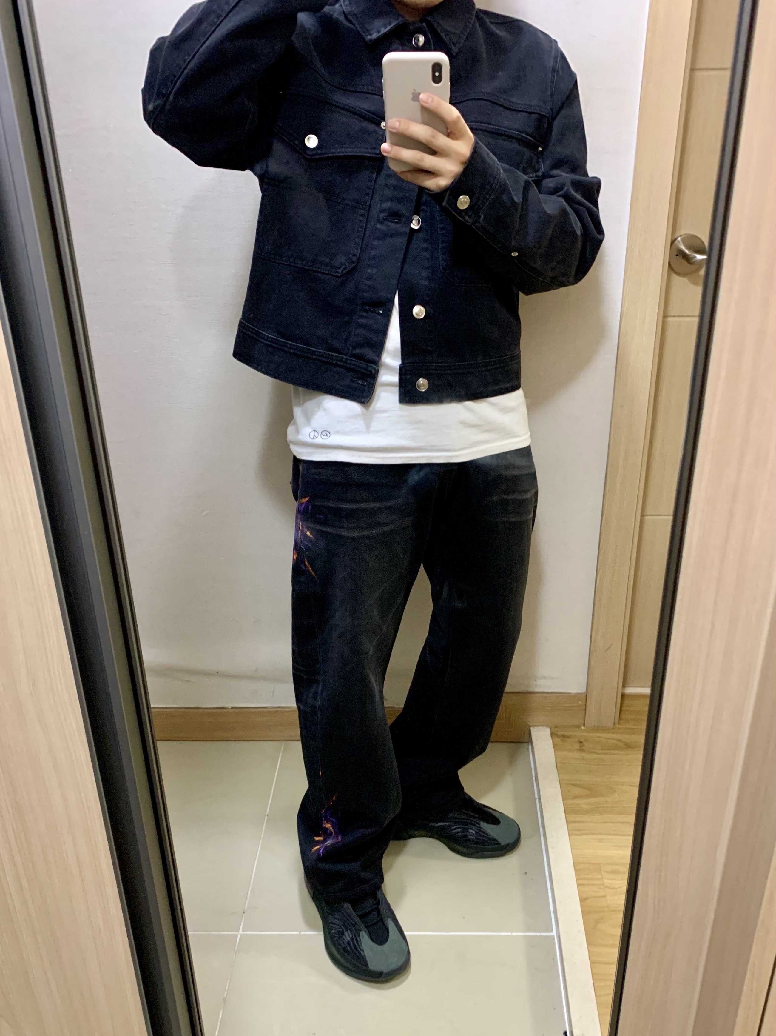 Adidas Yeezy QNTM Onyx 착용 스타일