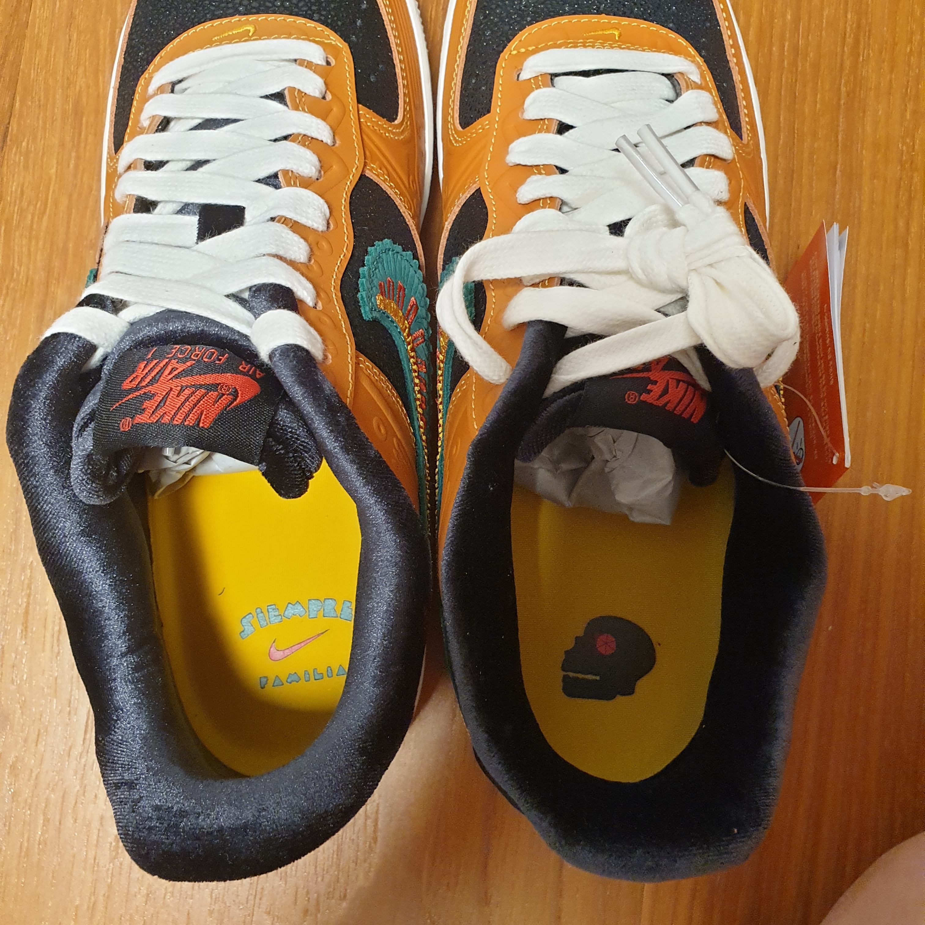Nike Air Force 1 '07 LX Siempre Familia 착용 스타일 - 4